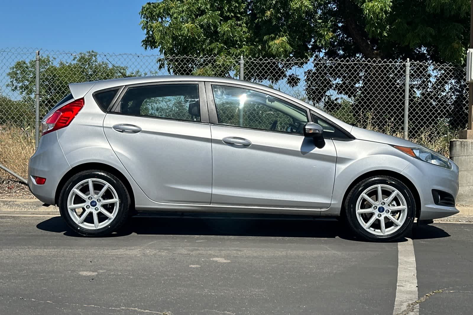 Thumbnail: 2016 Ford Fiesta - 8