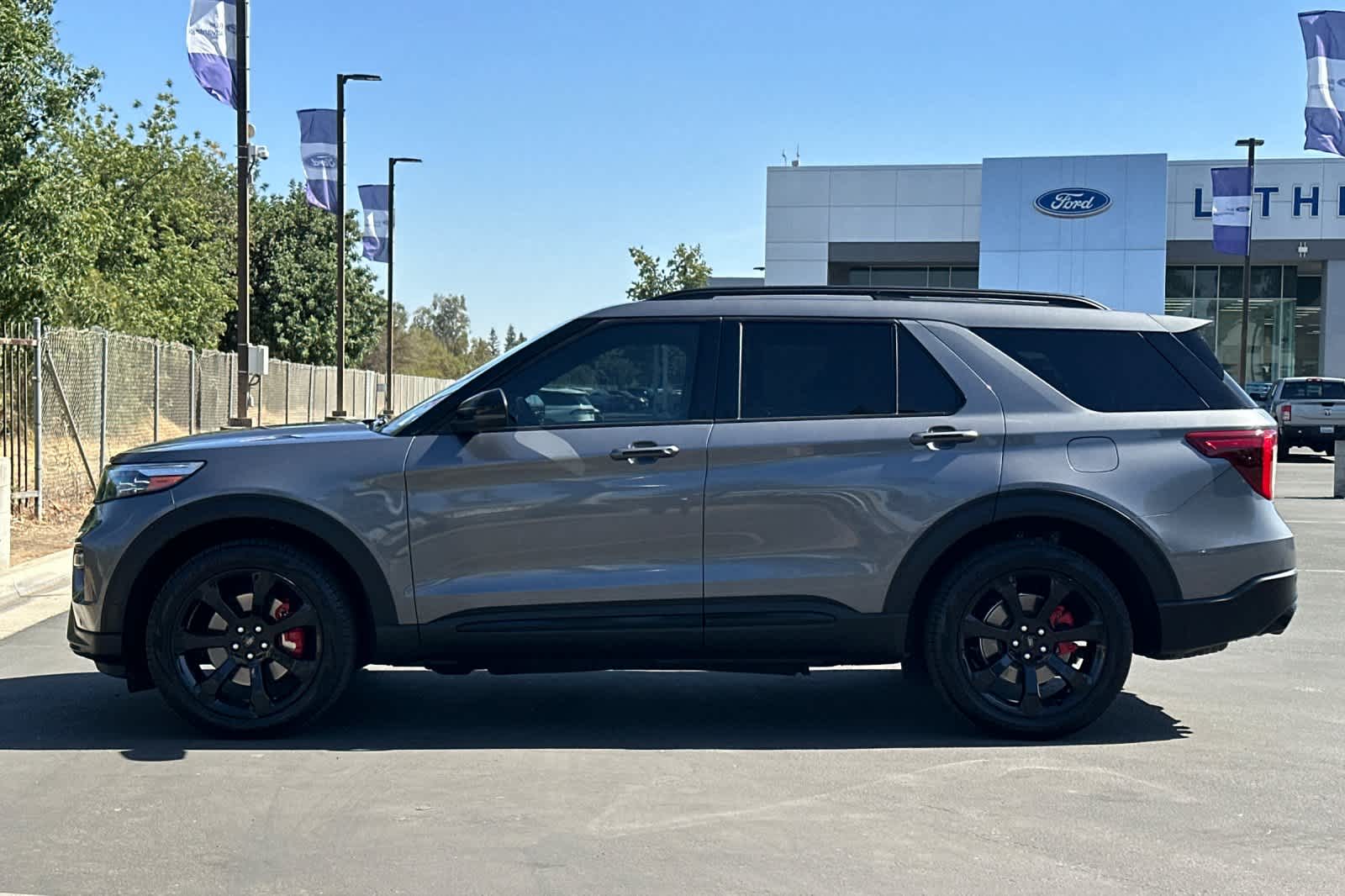 Thumbnail: 2022 Ford Explorer - 5