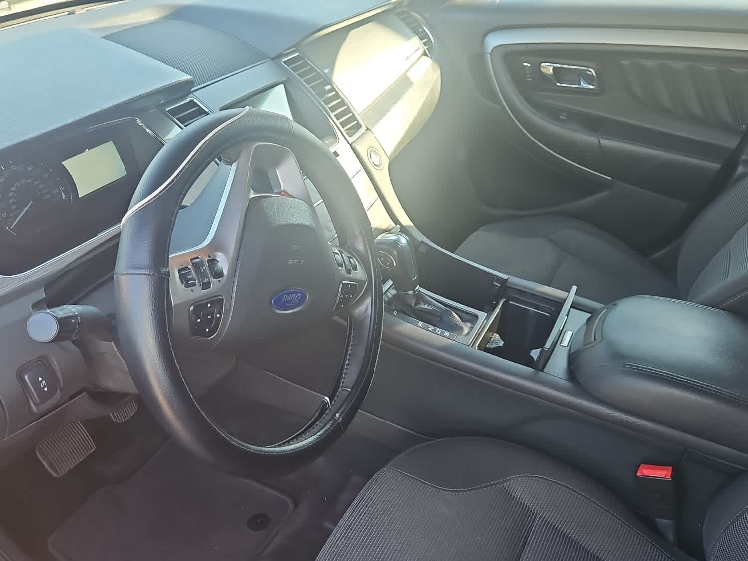 Thumbnail: 2016 Ford Taurus - 14