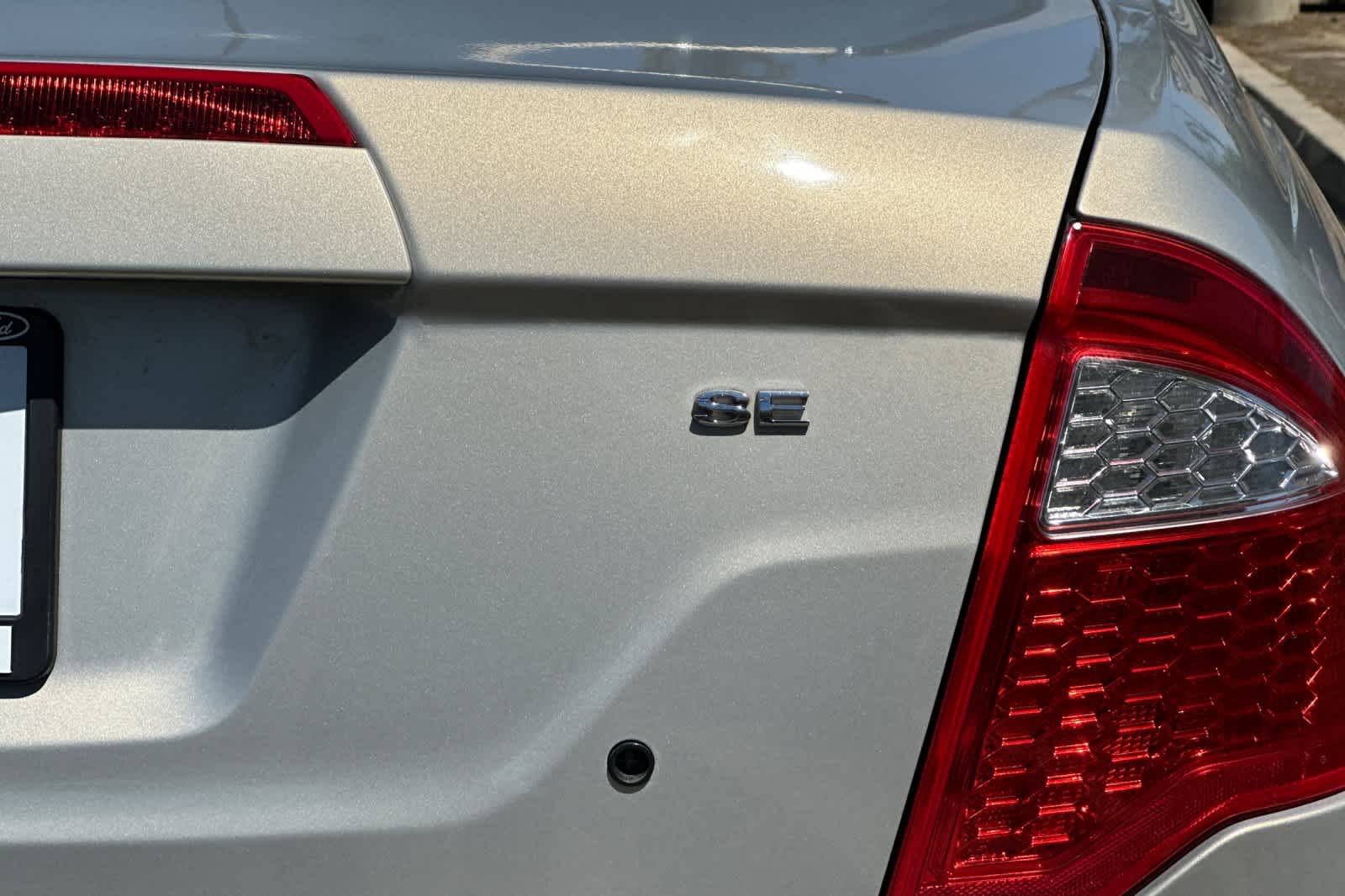 Thumbnail: 2010 Ford Fusion - 24