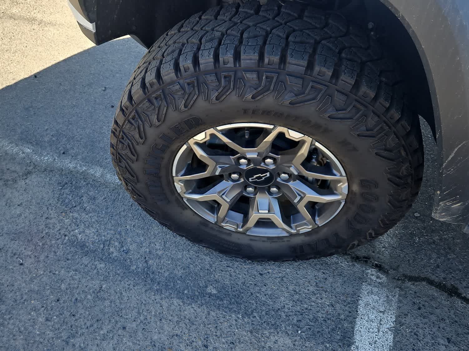 Thumbnail: 2024 Chevrolet Colorado - 3