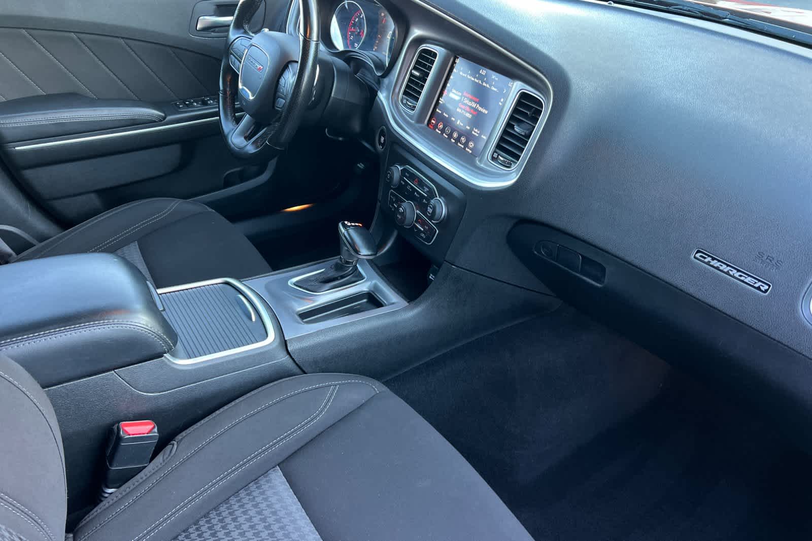 Thumbnail: 2022 Dodge Charger - 16