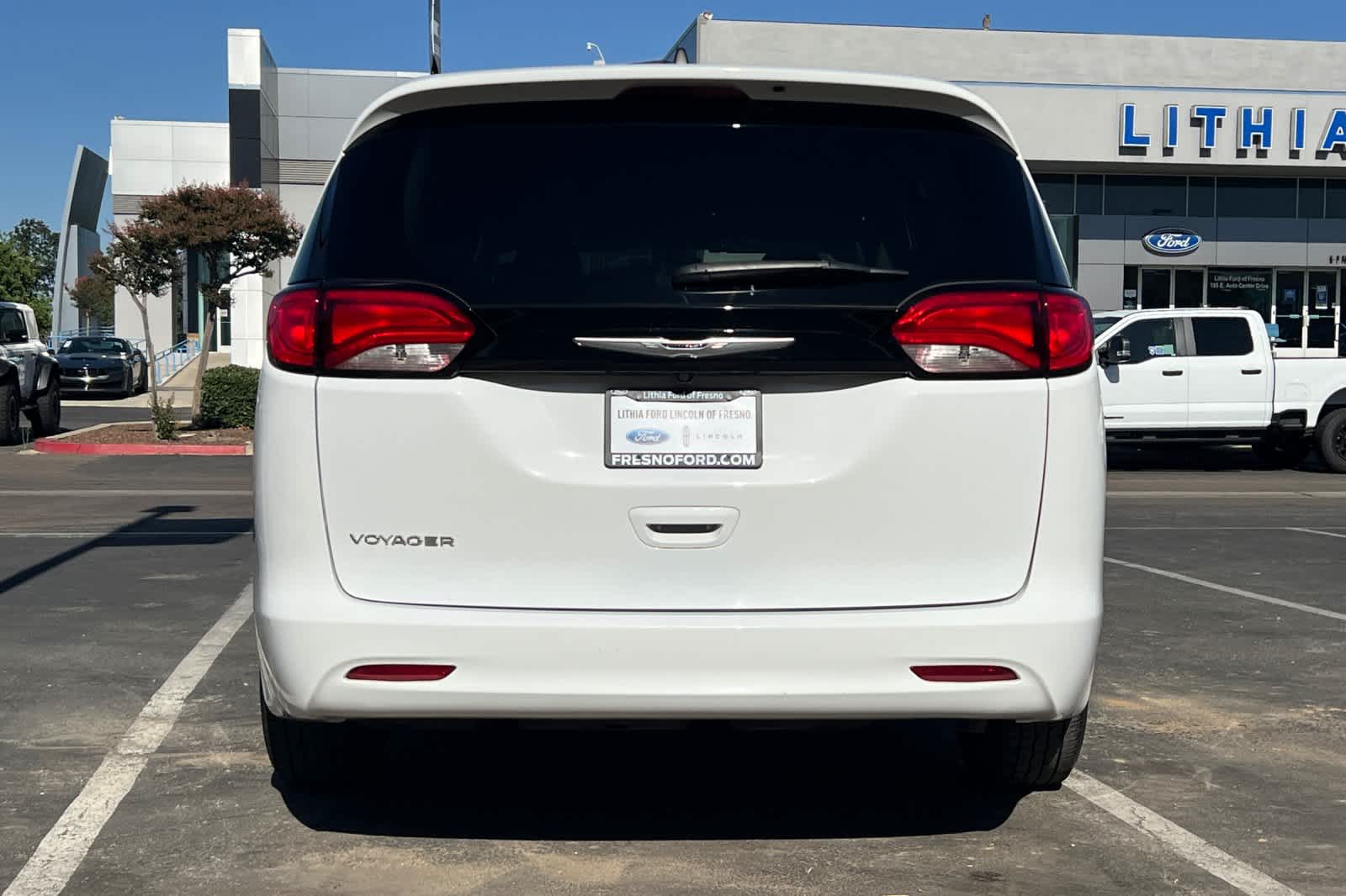 Thumbnail: 2024 Chrysler Voyager - 7