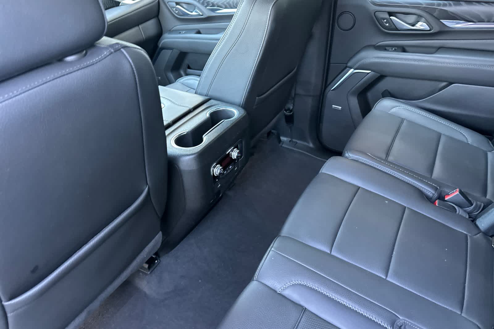Thumbnail: 2023 GMC Yukon XL - 4