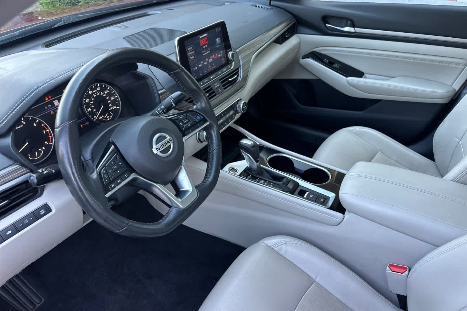 2022 Nissan Altima SL 11