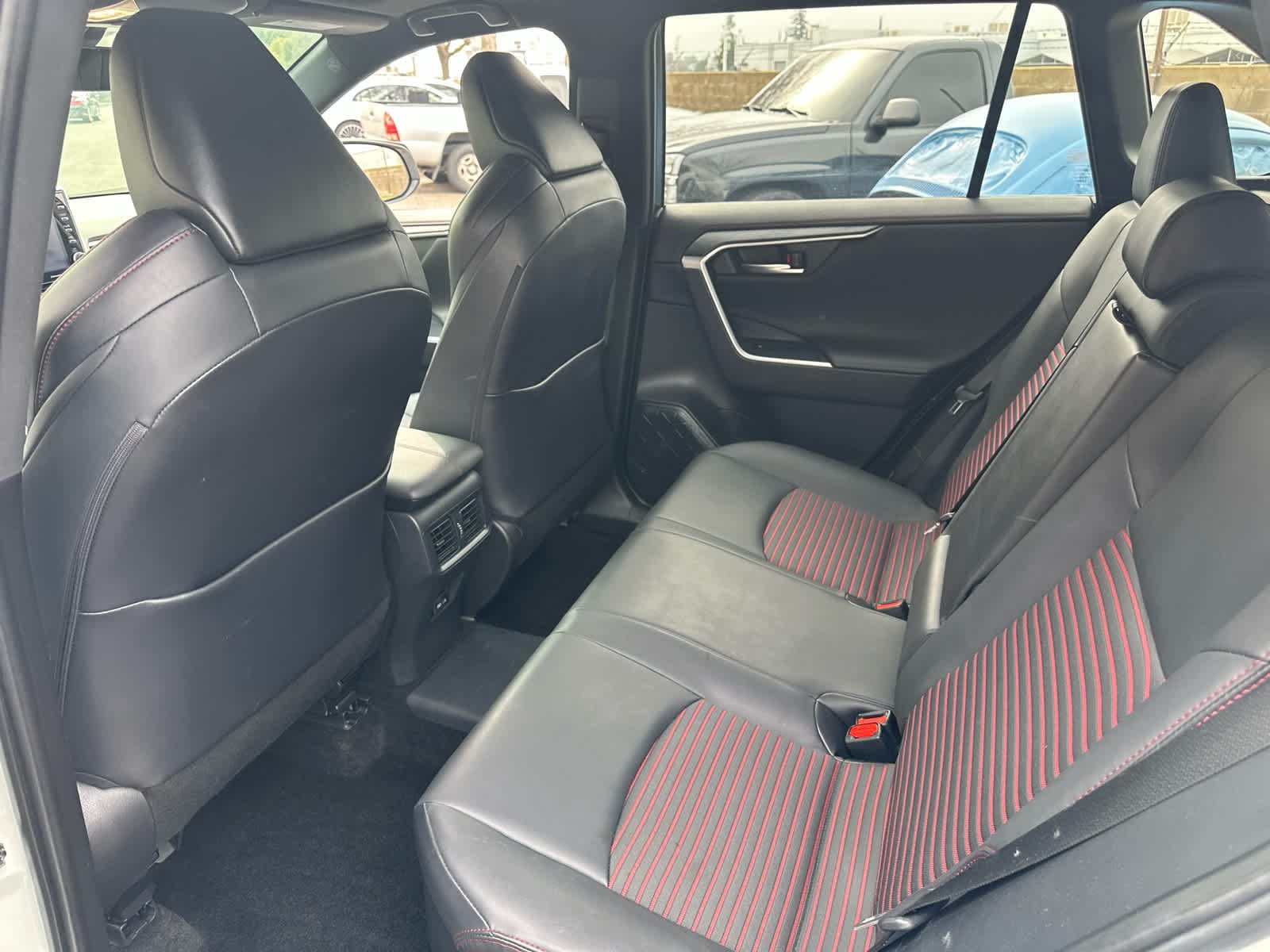 Thumbnail: 2022 Toyota RAV4 - 15