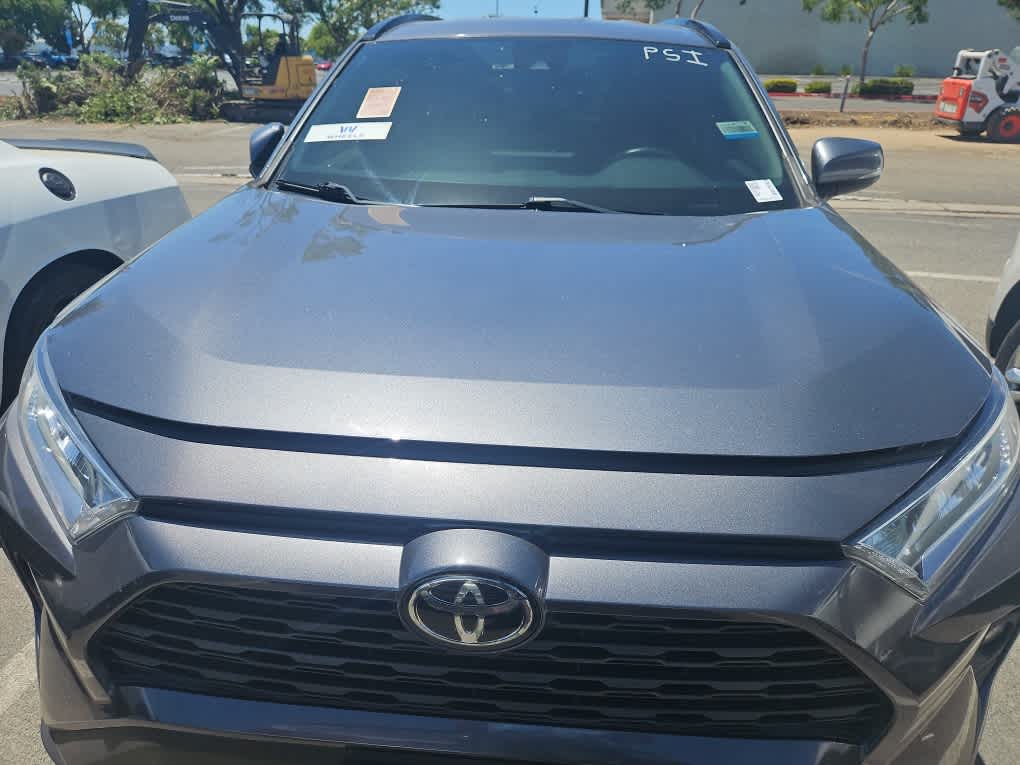 Thumbnail: 2021 Toyota RAV4 - 4