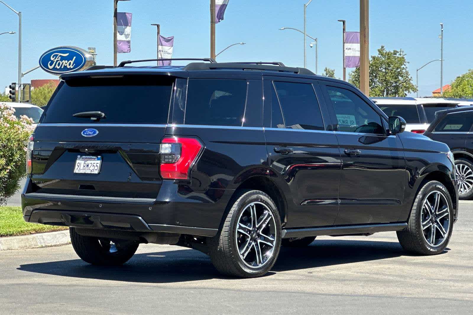 Used 2019 Ford Expedition Limited with VIN 1FMJU2AT4KEA45246 for sale in Fresno, CA