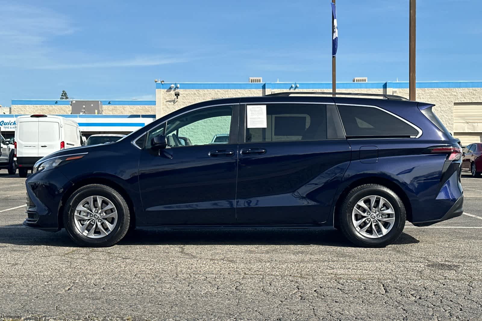 Thumbnail: 2024 Toyota Sienna - 6