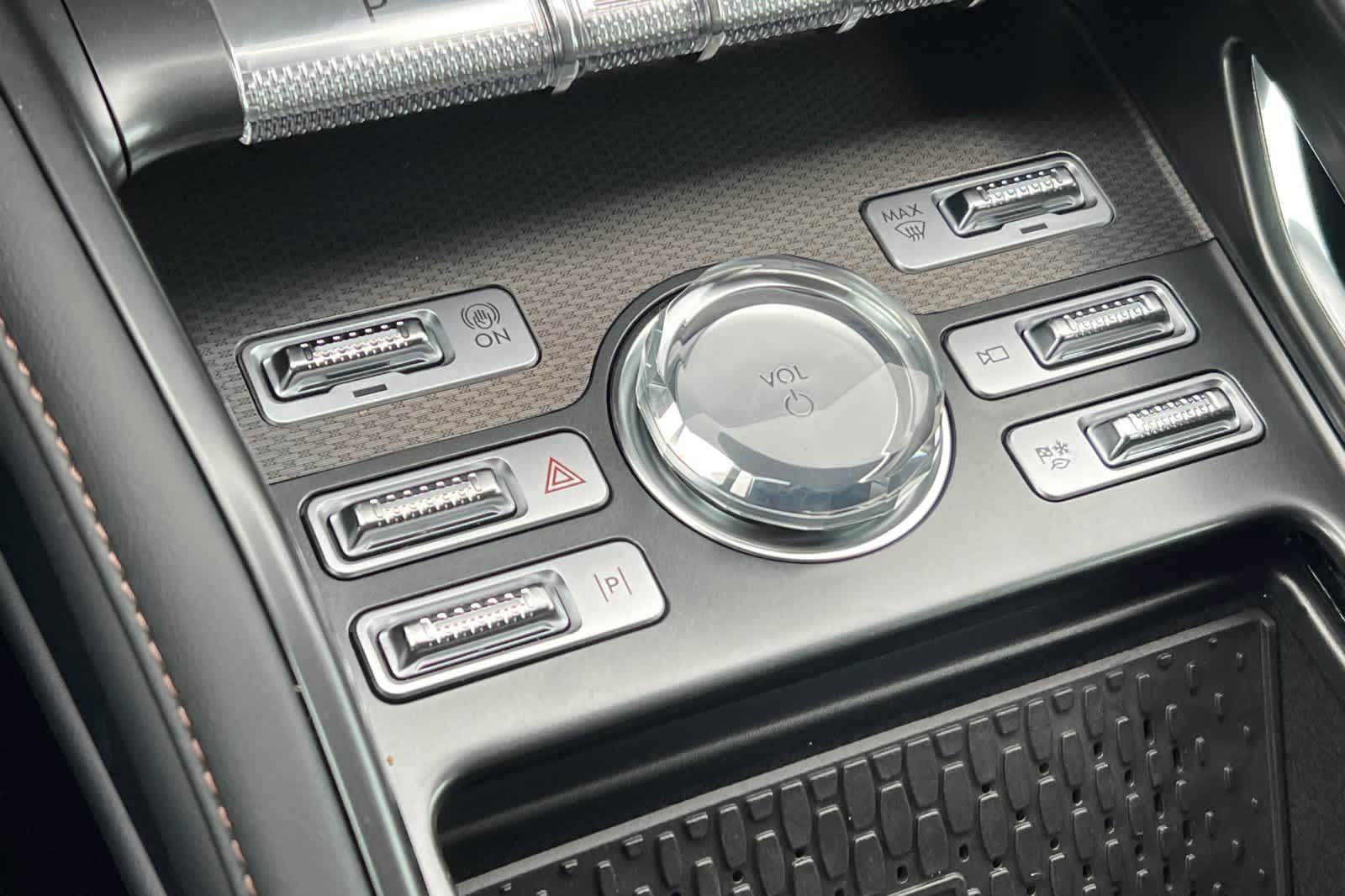 Thumbnail: 2026 Lincoln Nautilus - 22