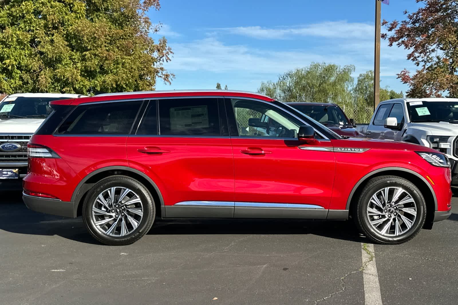 Thumbnail: 2026 Lincoln Aviator - 8