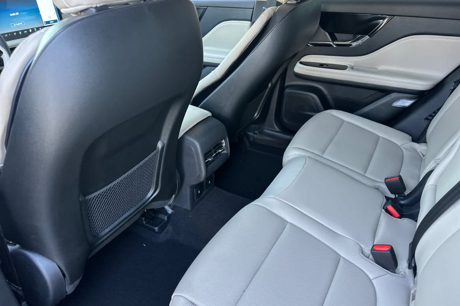 Thumbnail: 2025 Lincoln Corsair - 4