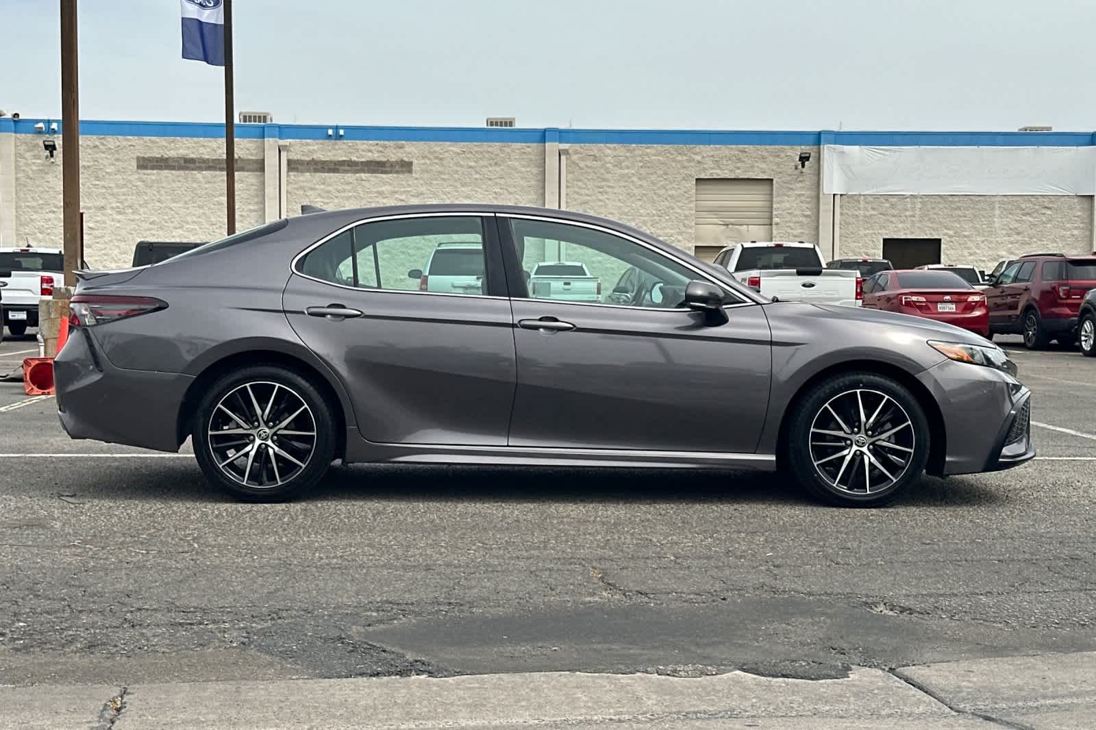 Thumbnail: 2023 Toyota Camry - 9