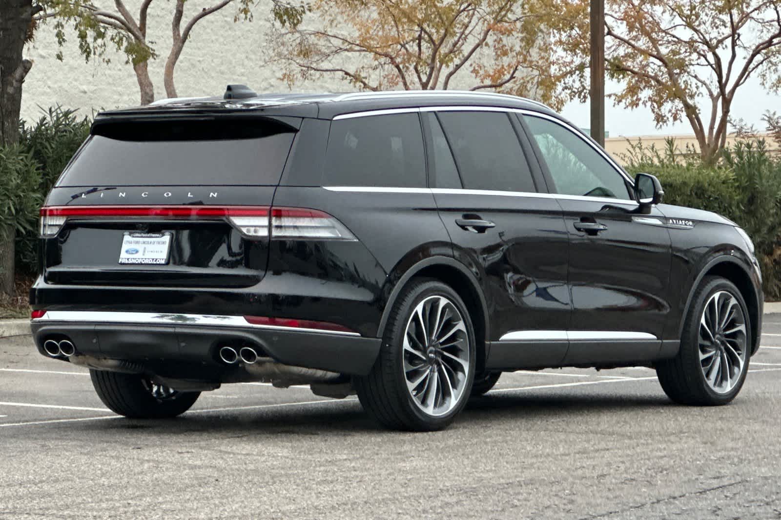 Thumbnail: 2026 Lincoln Aviator - 2