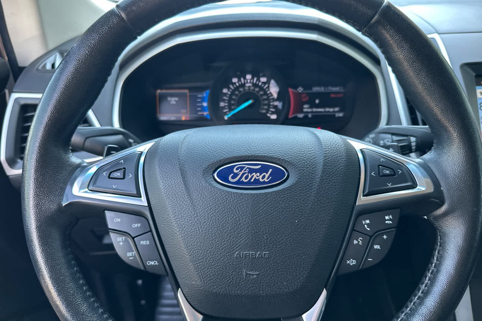 Thumbnail: 2017 Ford Edge - 24
