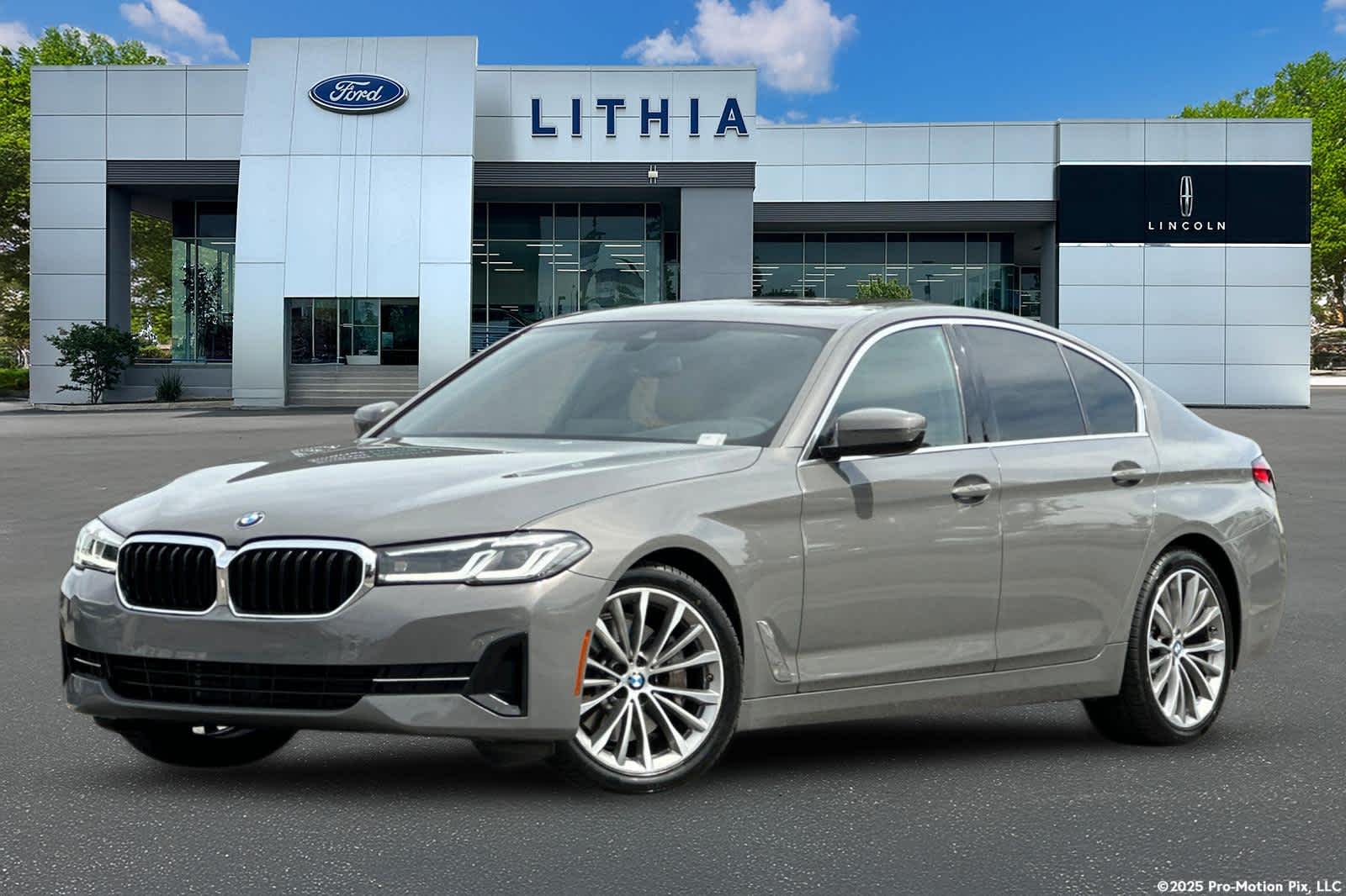 Thumbnail: 2021 BMW 5 Series - 1