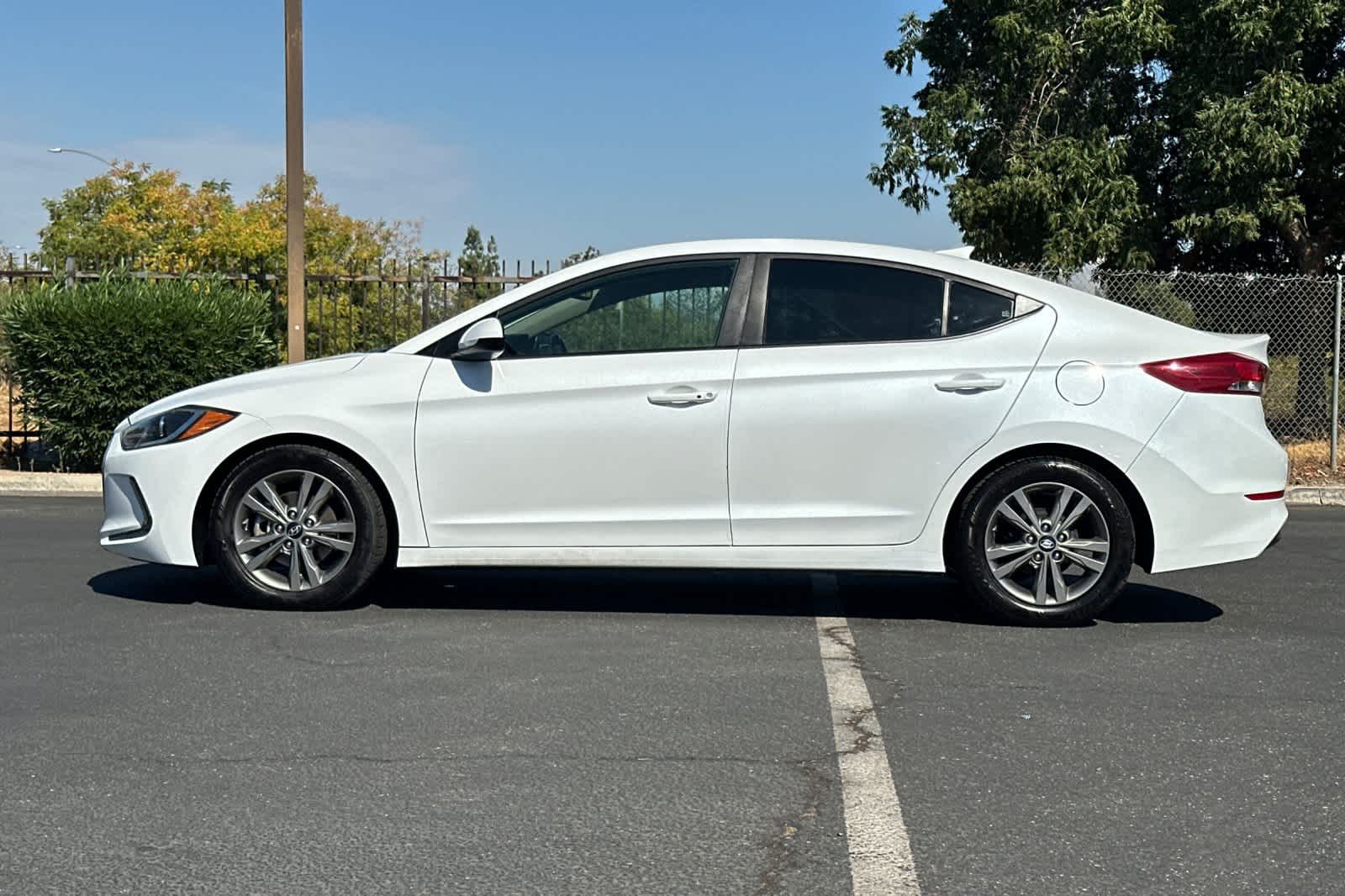 Thumbnail: 2017 Hyundai Elantra - 5