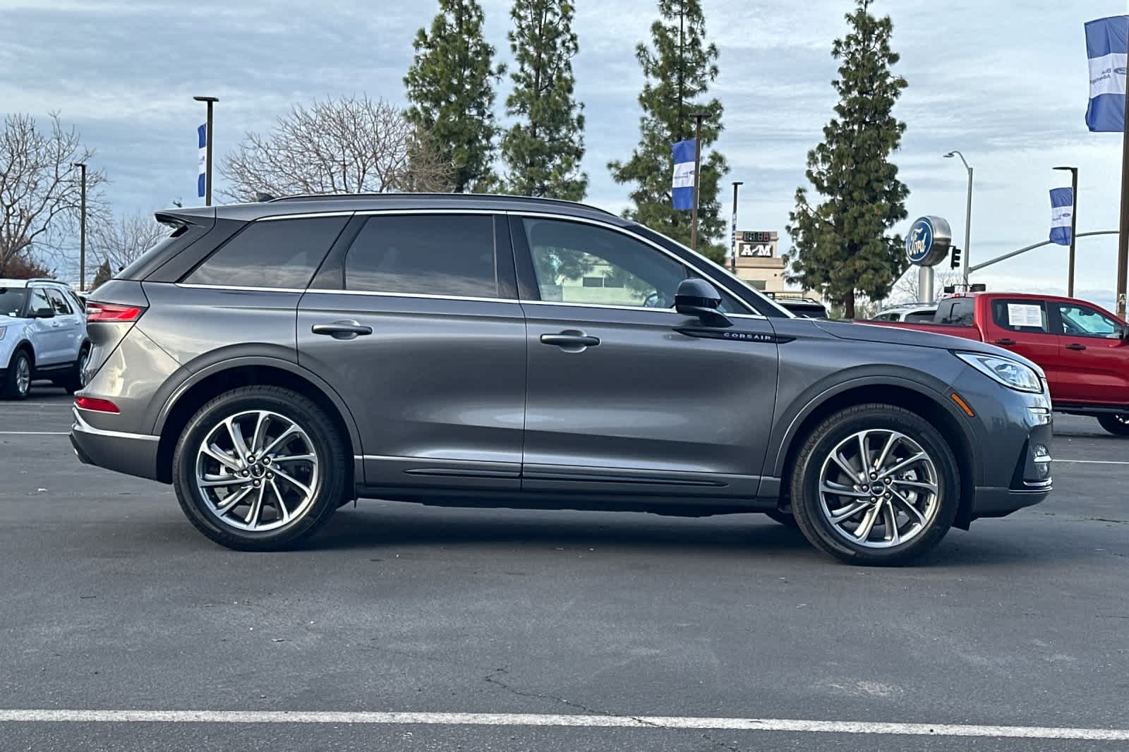 Thumbnail: 2026 Lincoln Corsair - 8