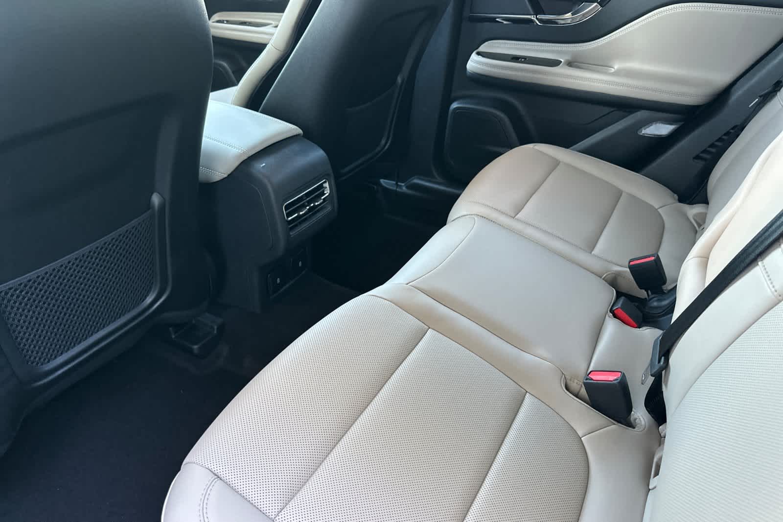 Thumbnail: 2025 Lincoln Corsair - 4