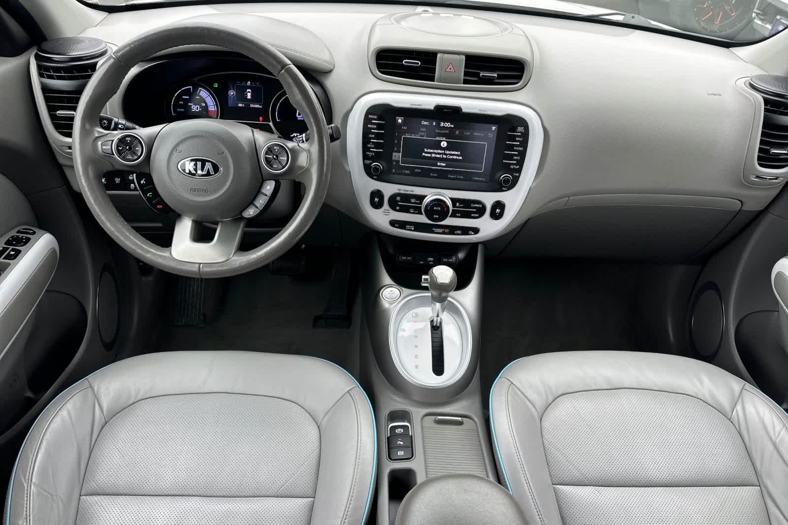 Thumbnail: 2017 Kia Soul EV - 3