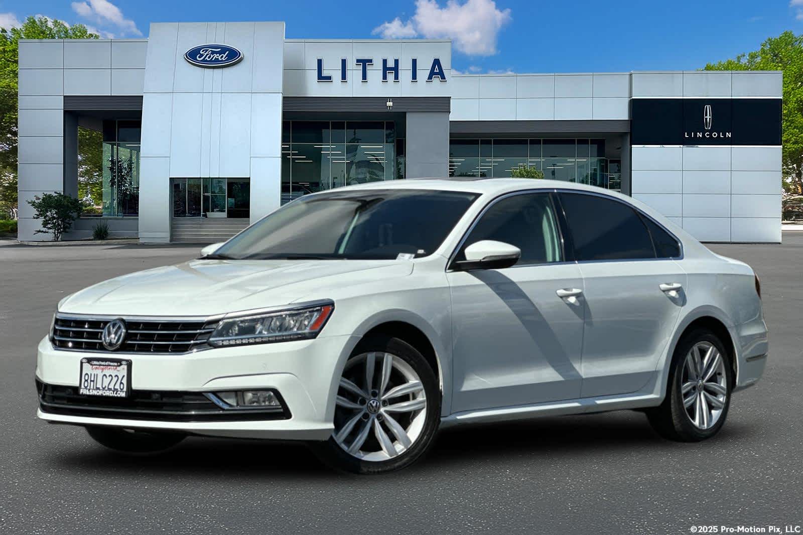 Thumbnail: 2018 Volkswagen Passat - 1