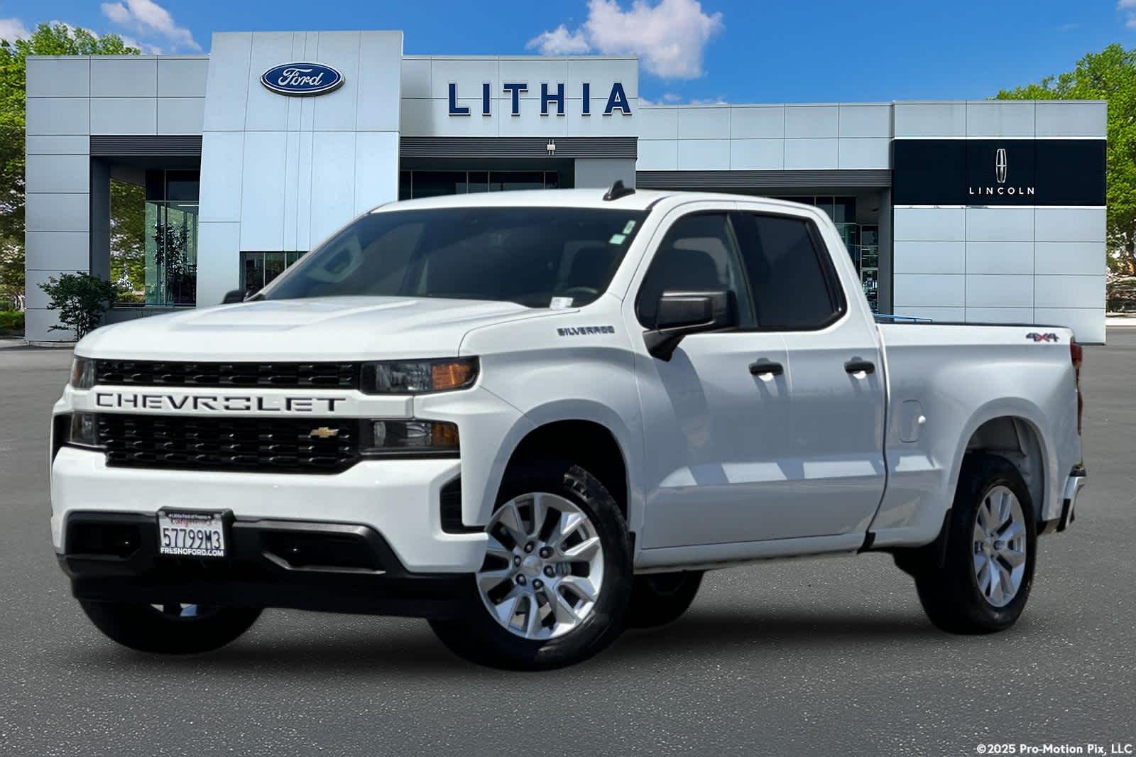 2022 Chevrolet Silverado 1500 Custom Hero Image