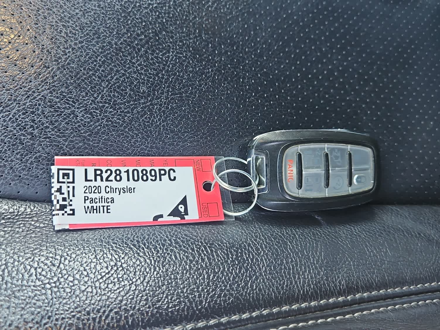 Thumbnail: 2020 Chrysler Pacifica - 21