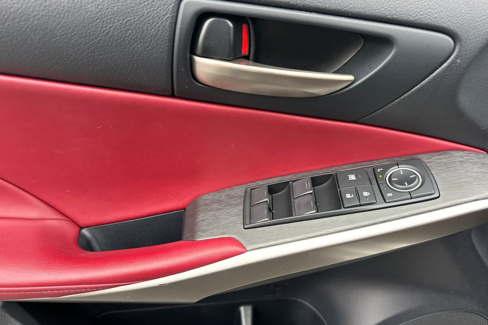 Thumbnail: 2020 Lexus IS - 12