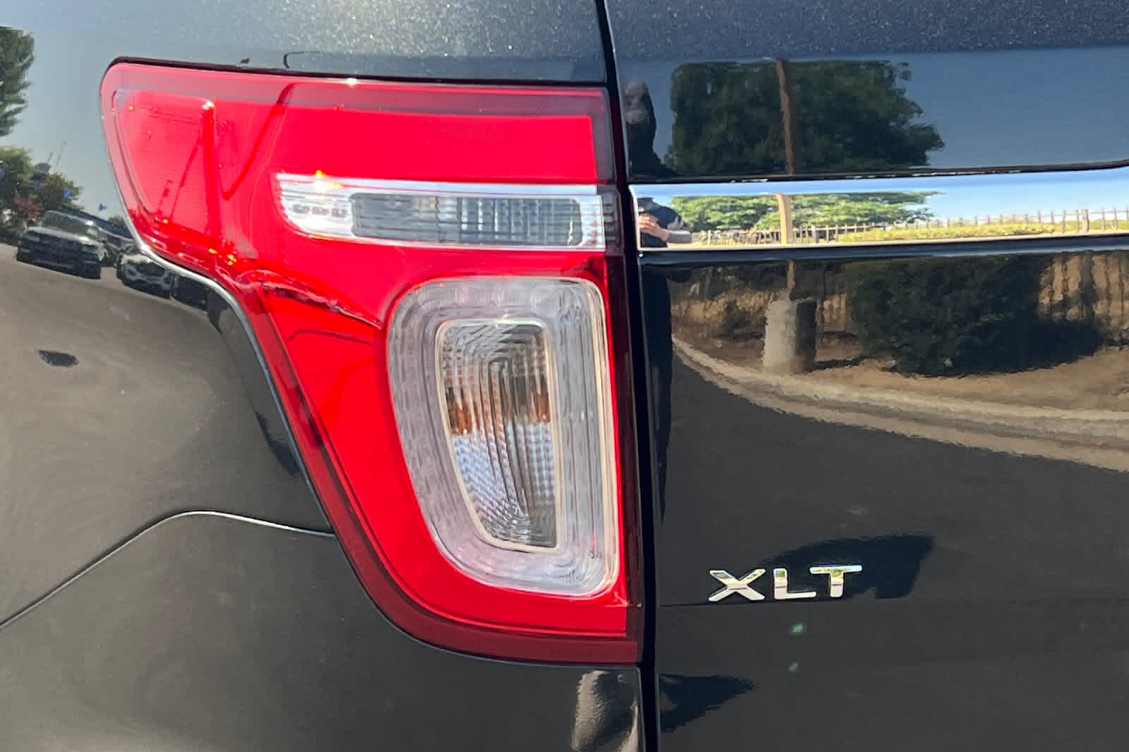 Thumbnail: 2015 Ford Explorer - 28