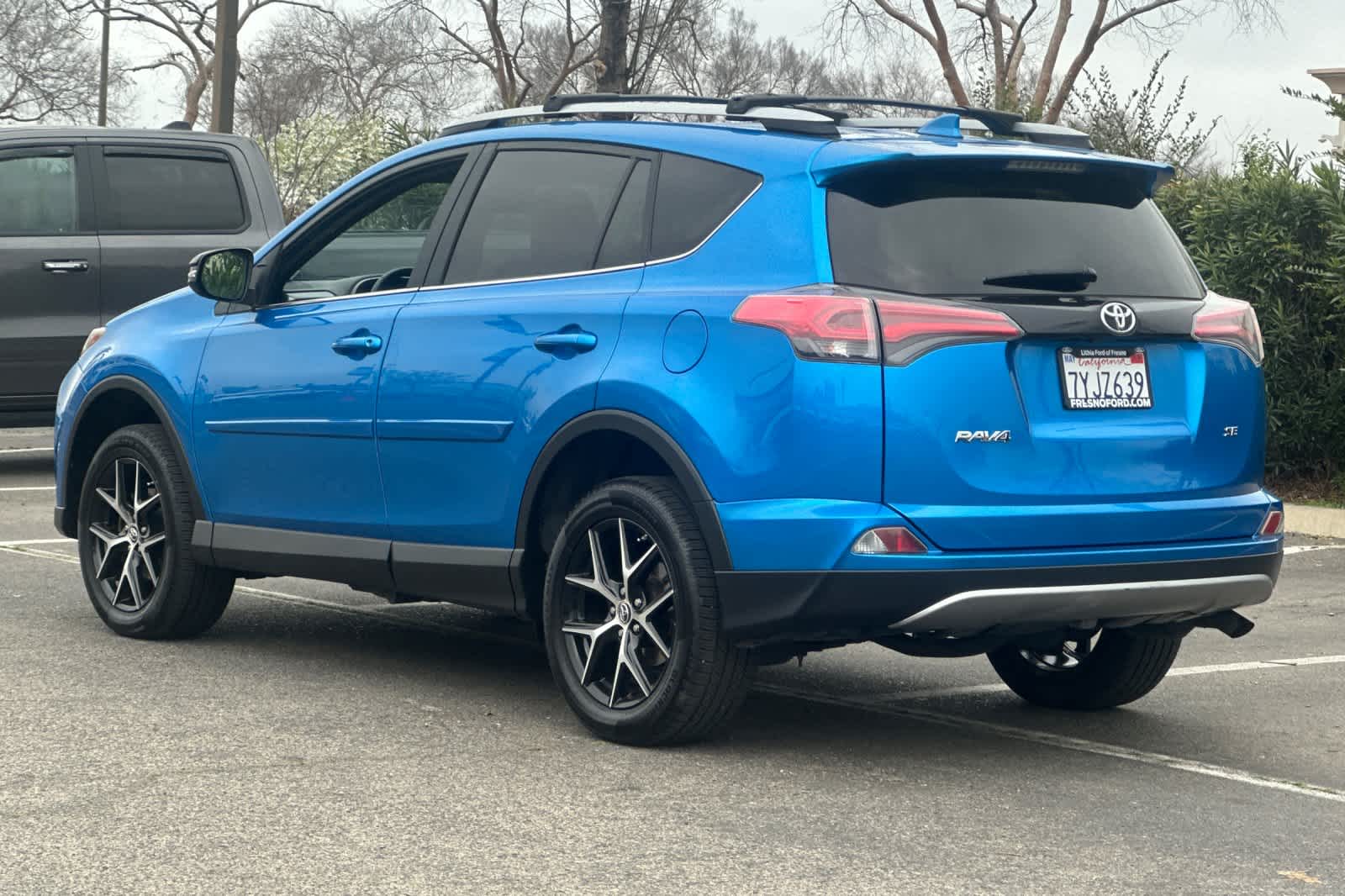 Thumbnail: 2017 Toyota RAV4 - 7