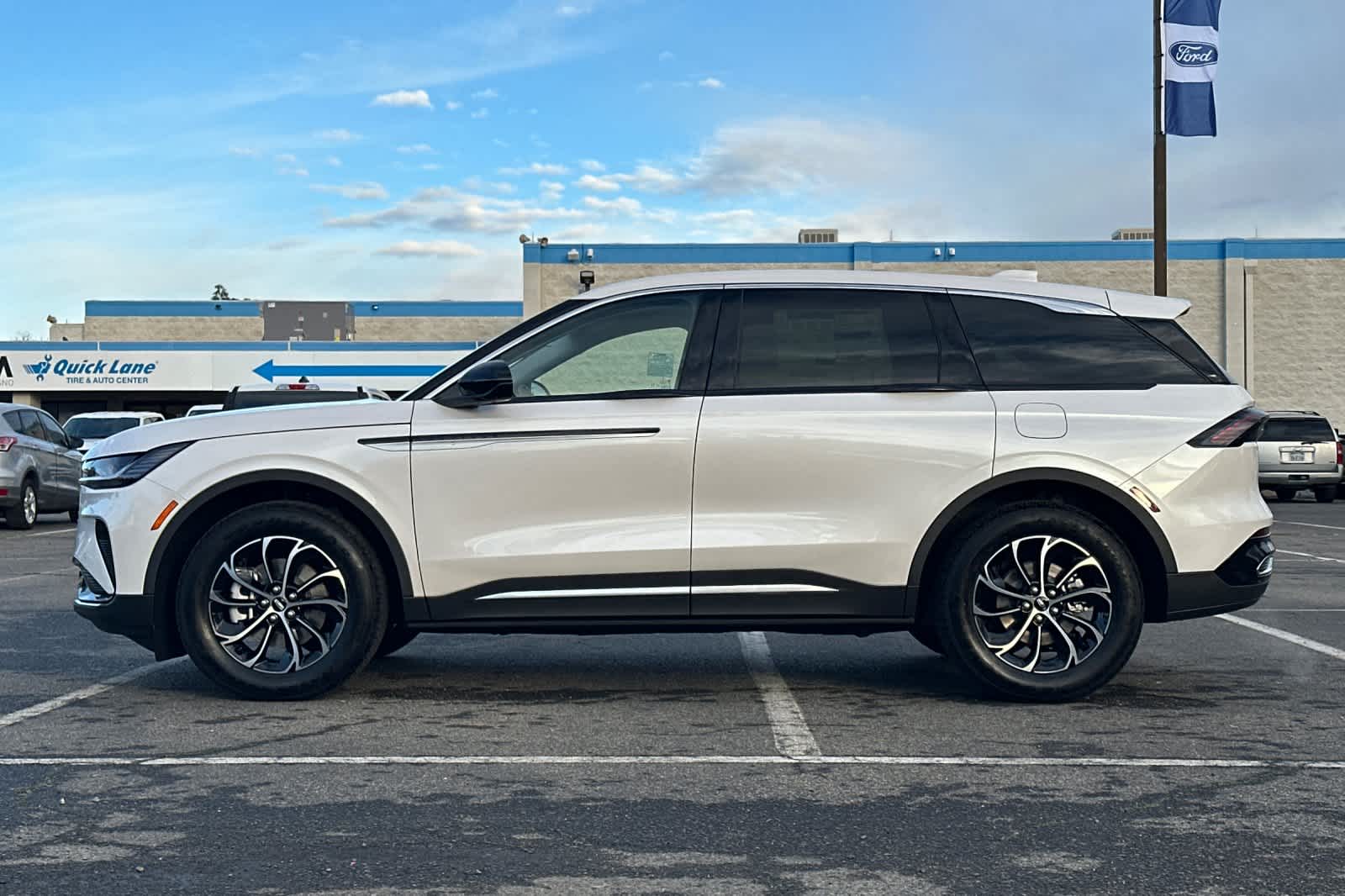 Thumbnail: 2026 Lincoln Nautilus - 5