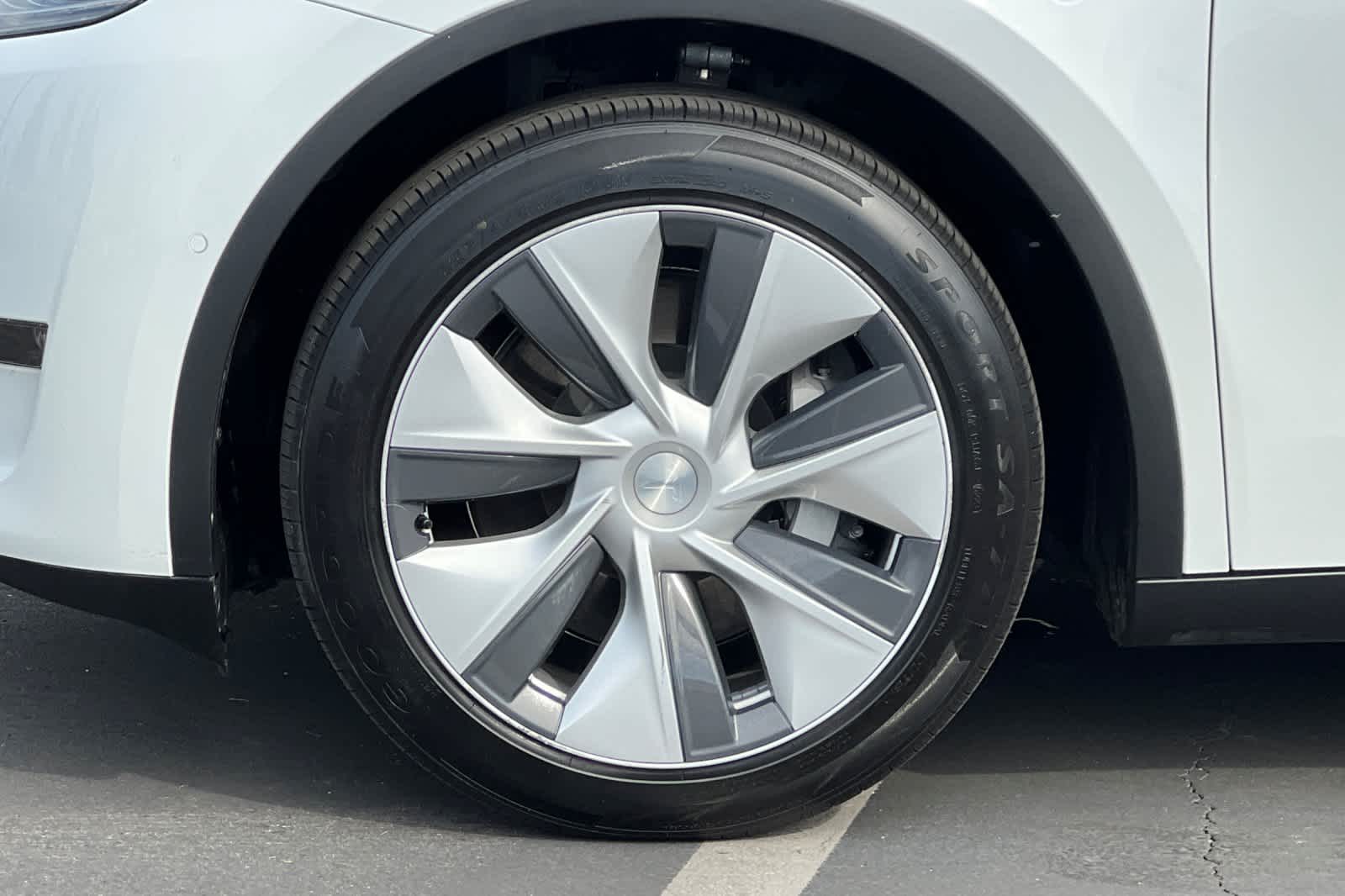 Thumbnail: 2021 Tesla Model Y - 26