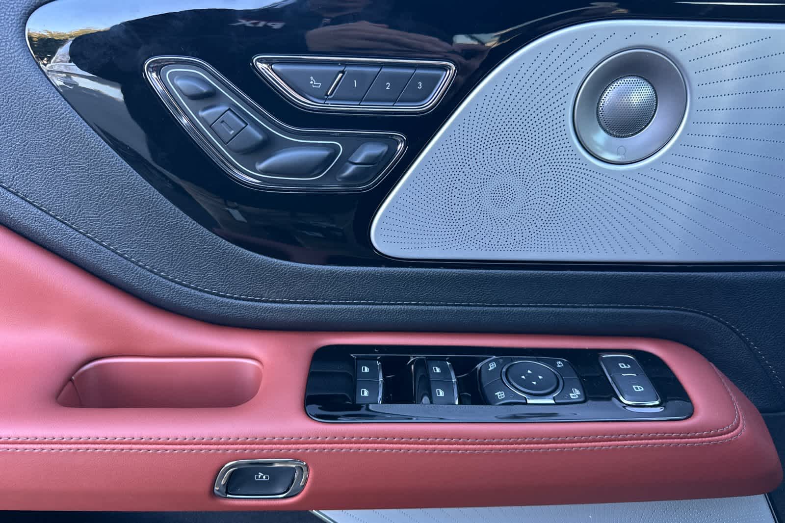 Thumbnail: 2026 Lincoln Aviator - 13