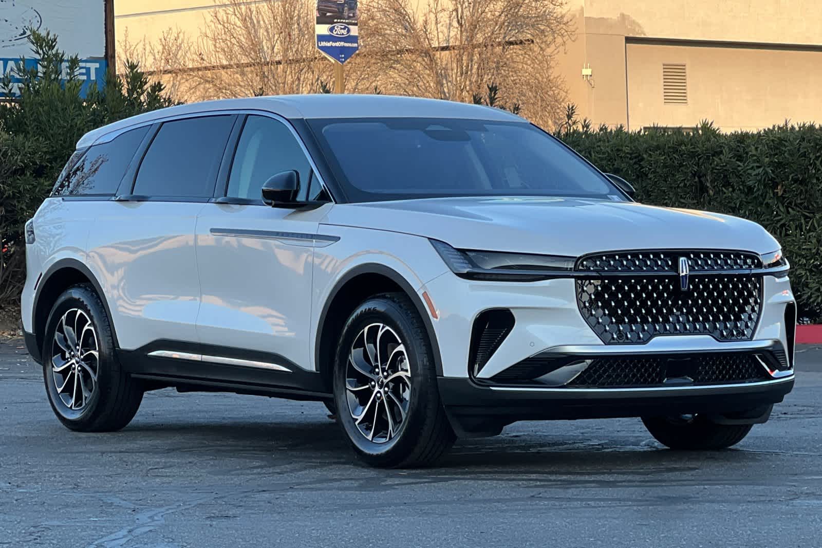 Thumbnail: 2026 Lincoln Nautilus - 10