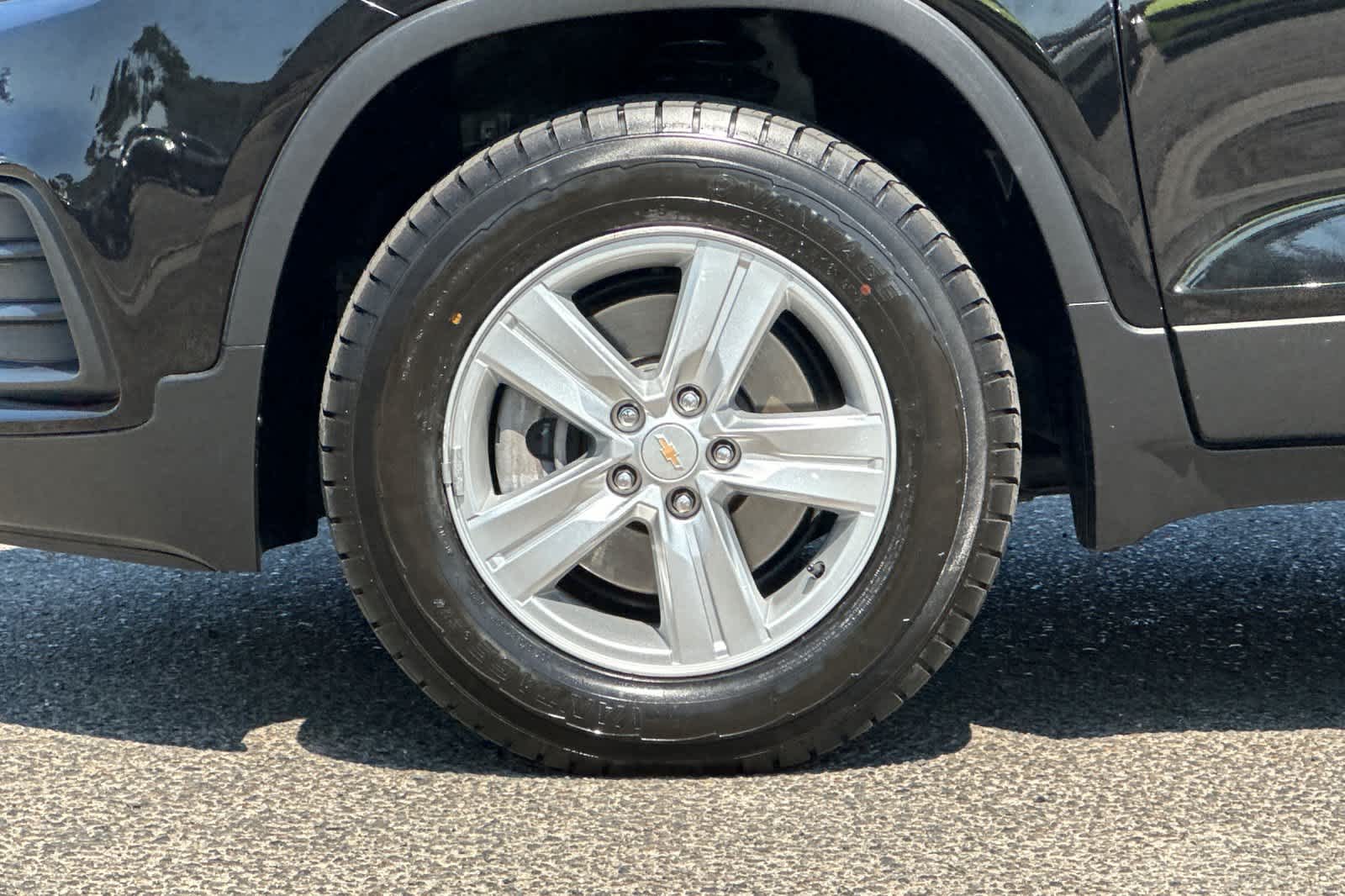 Thumbnail: 2022 Chevrolet Trax - 26