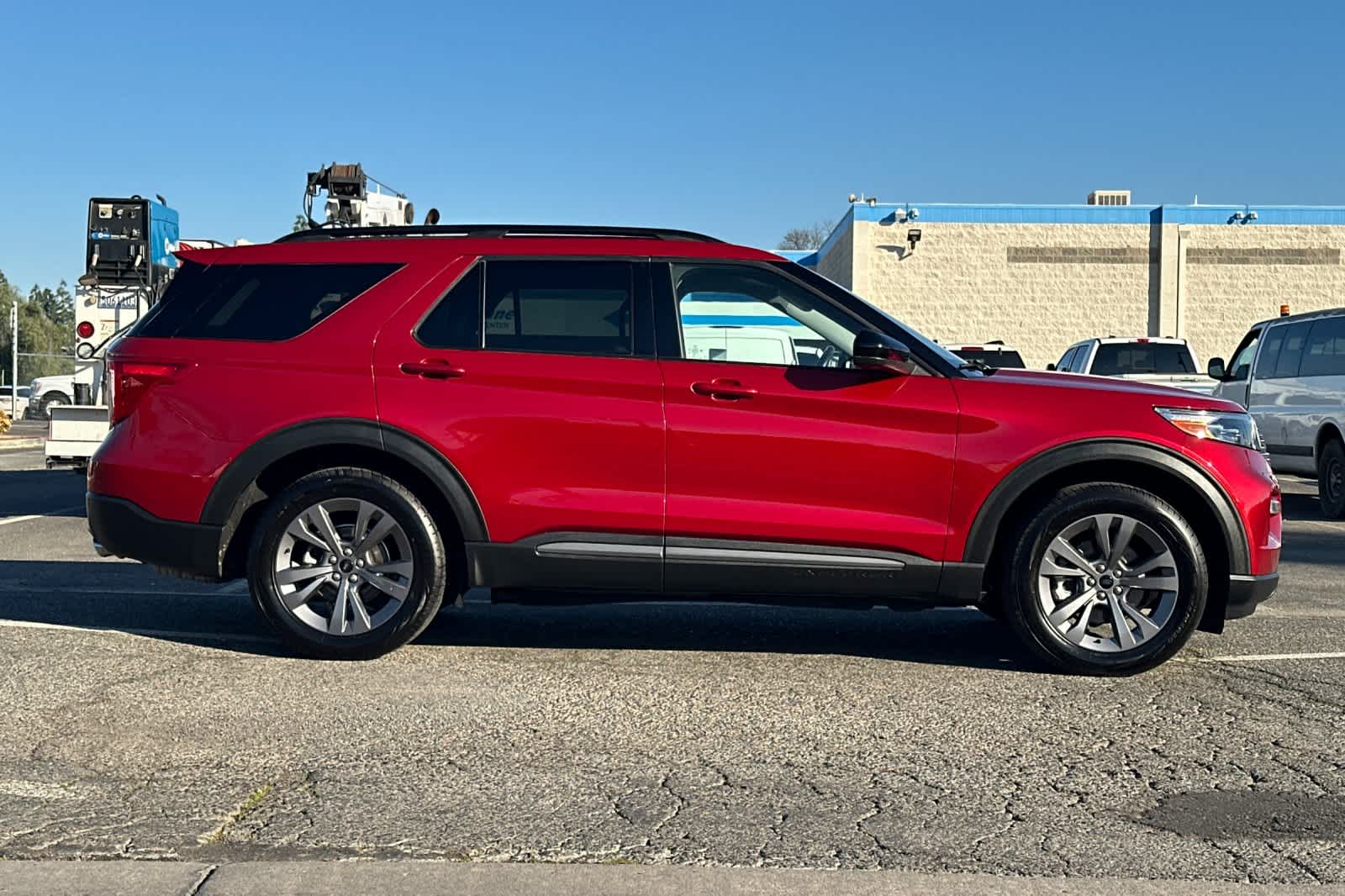 Thumbnail: 2022 Ford Explorer - 9