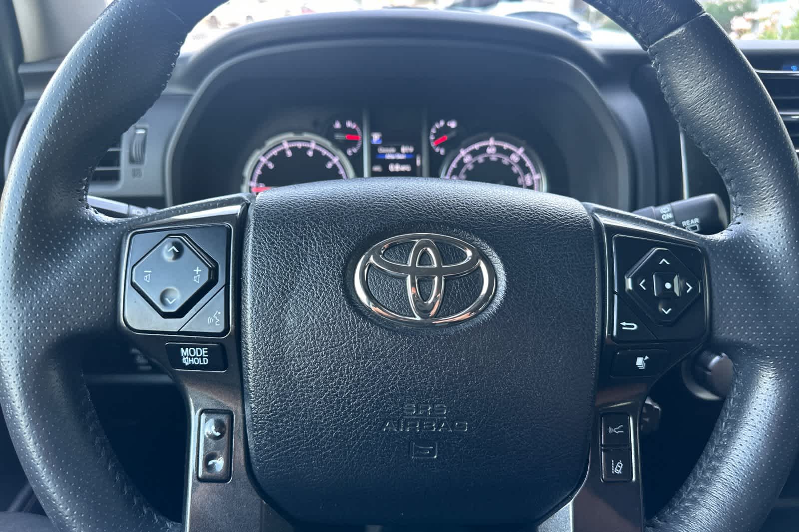 Thumbnail: 2022 Toyota 4Runner - 25