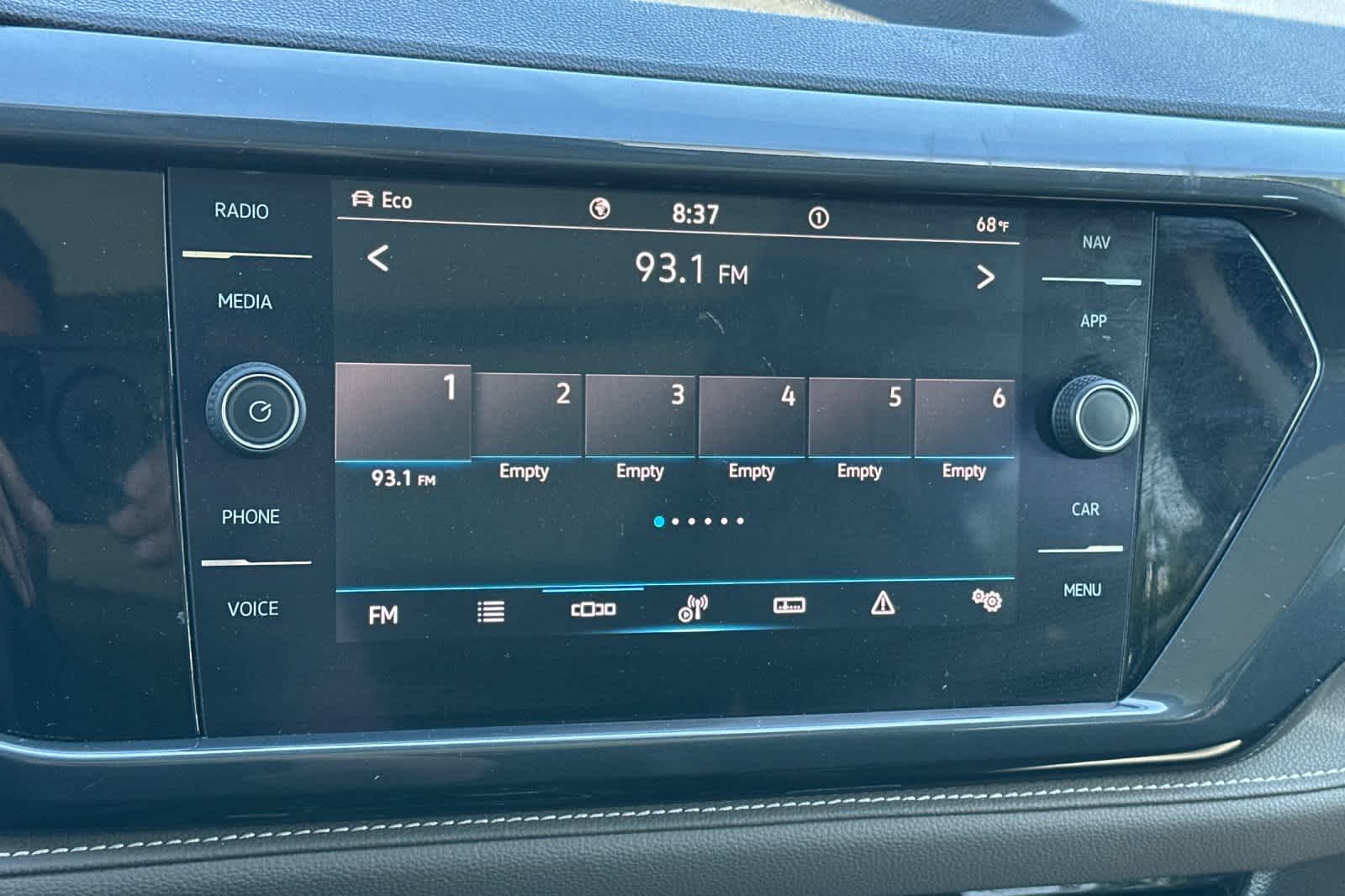 Thumbnail: 2022 Volkswagen Taos - 19