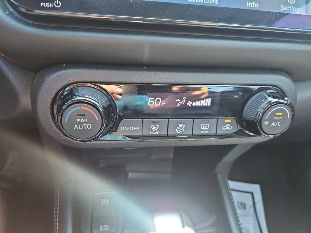 Thumbnail: 2023 Nissan Kicks - 14