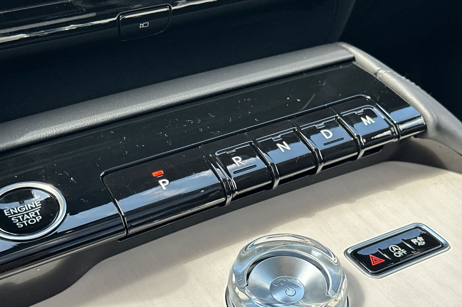 Thumbnail: 2026 Lincoln Navigator L - 23