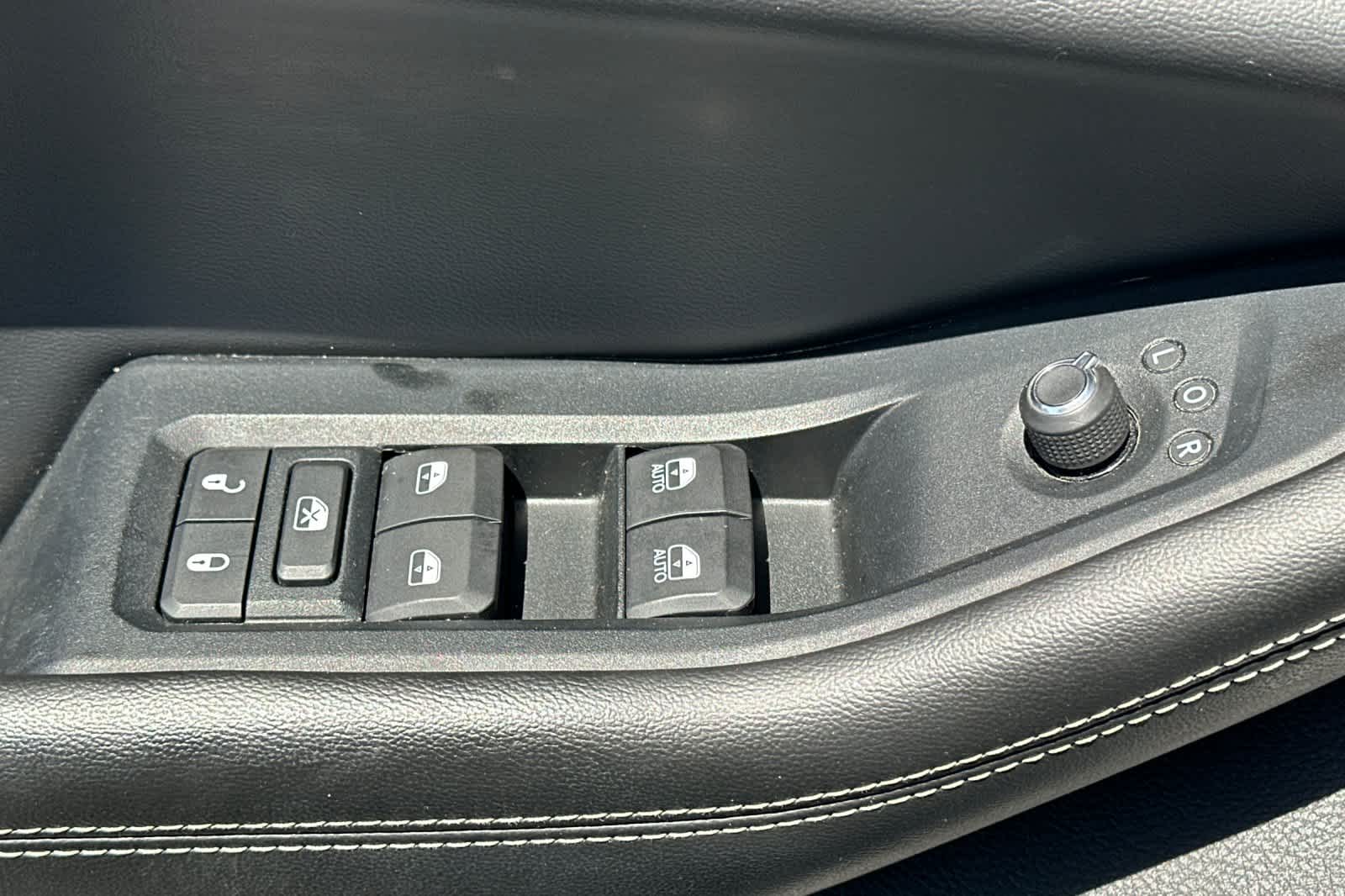 Thumbnail: 2023 Jeep Grand Cherokee - 14