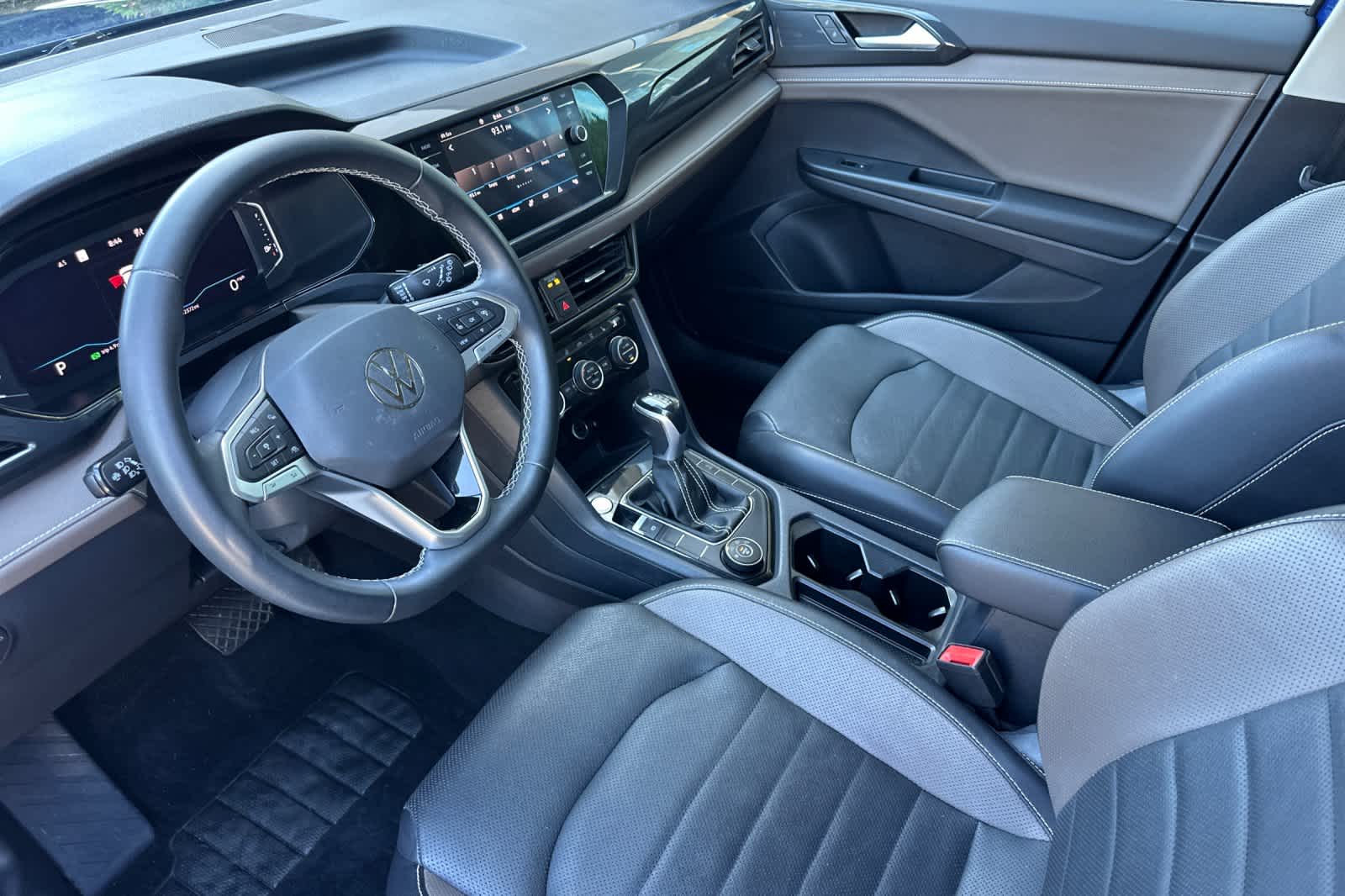 Thumbnail: 2022 Volkswagen Taos - 12