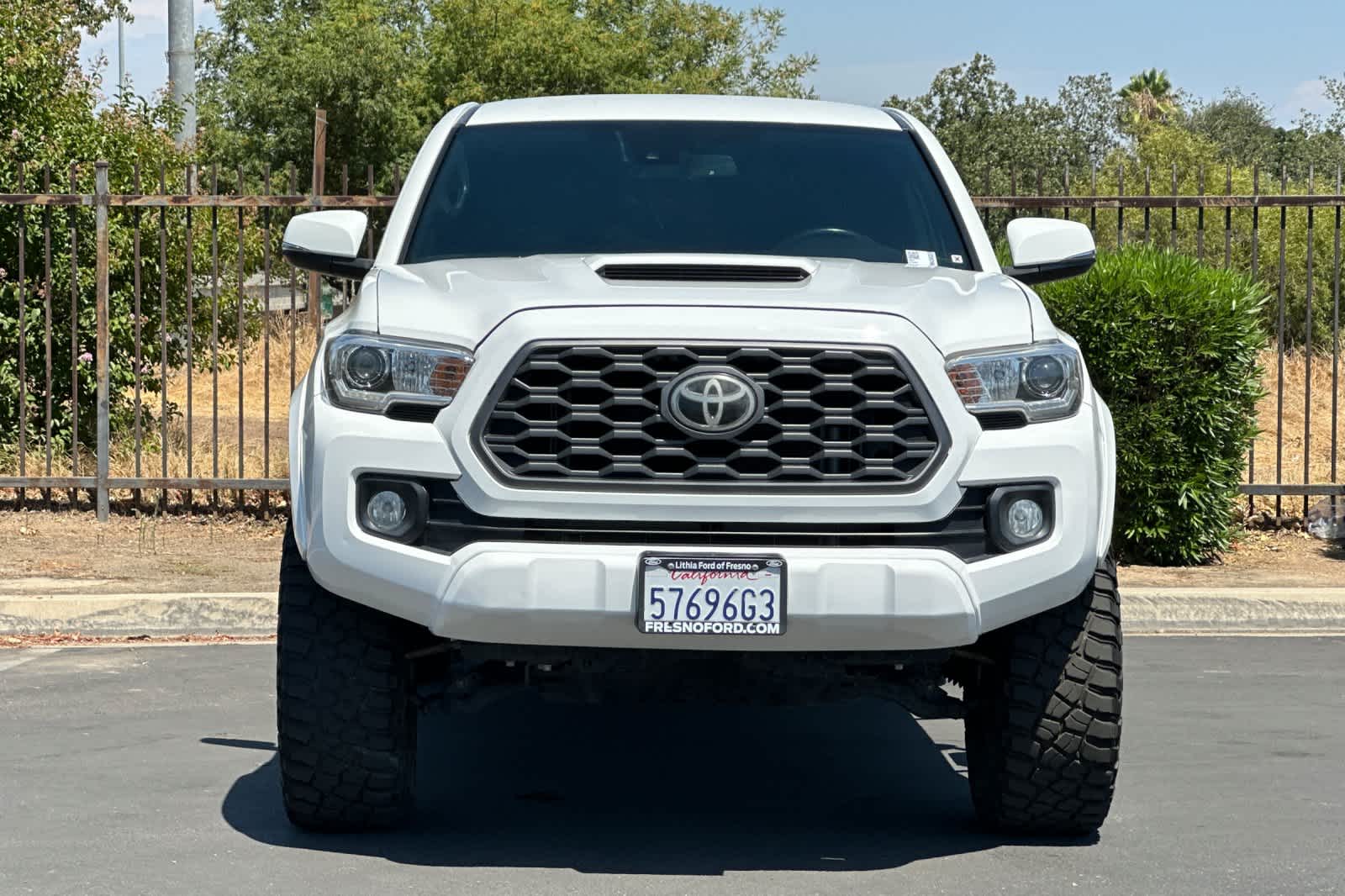 Thumbnail: 2021 Toyota Tacoma - 10