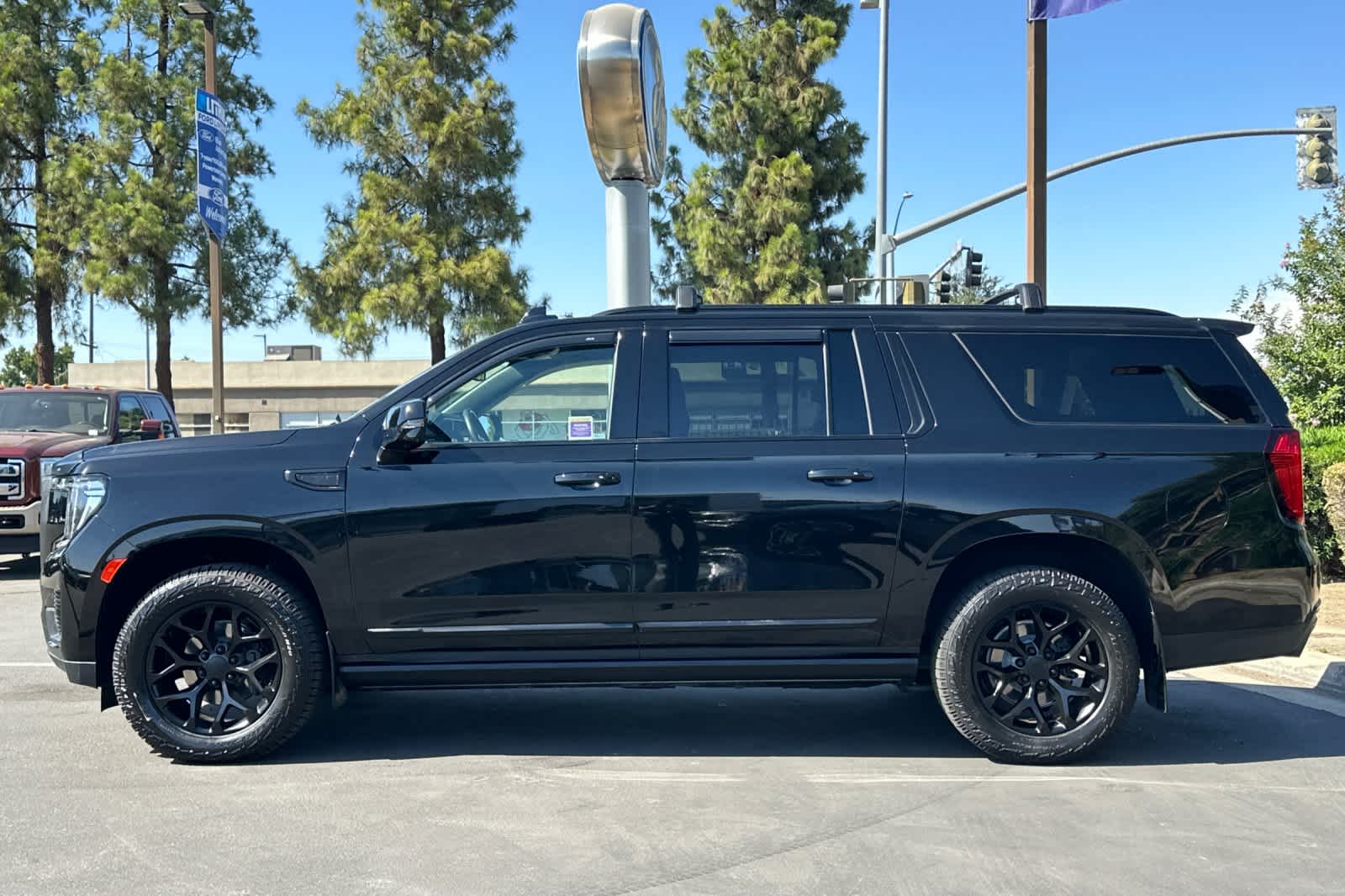 Thumbnail: 2023 GMC Yukon XL - 5
