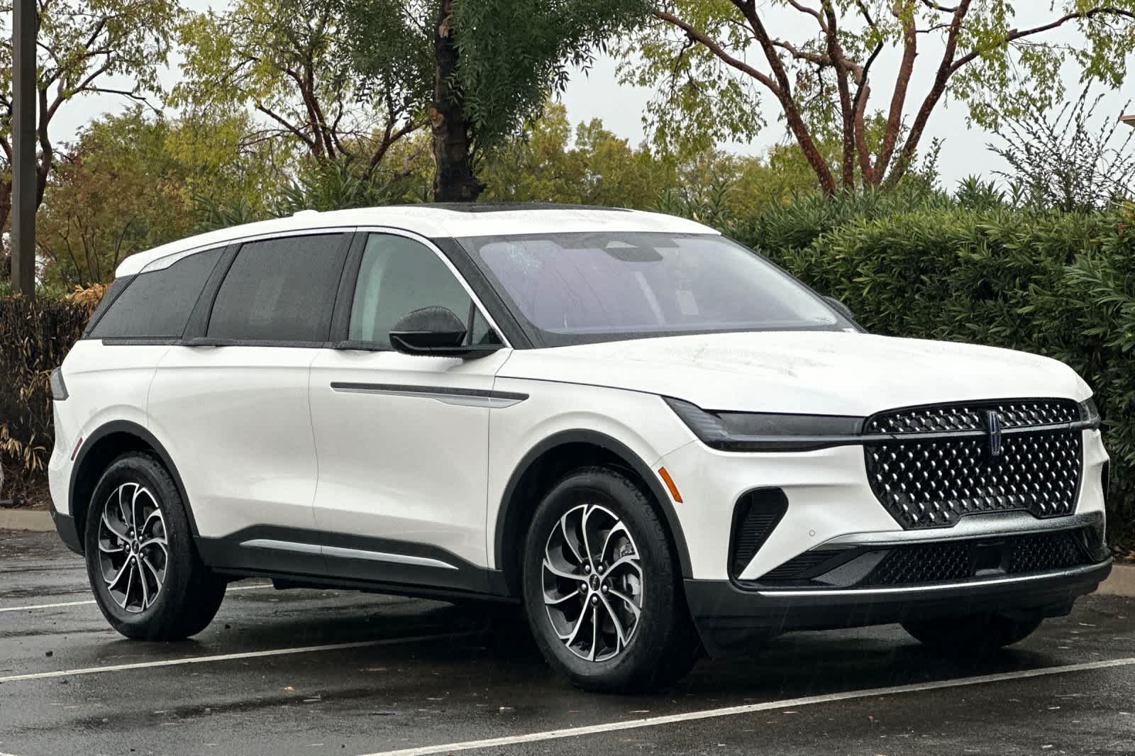 Thumbnail: 2026 Lincoln Nautilus - 10