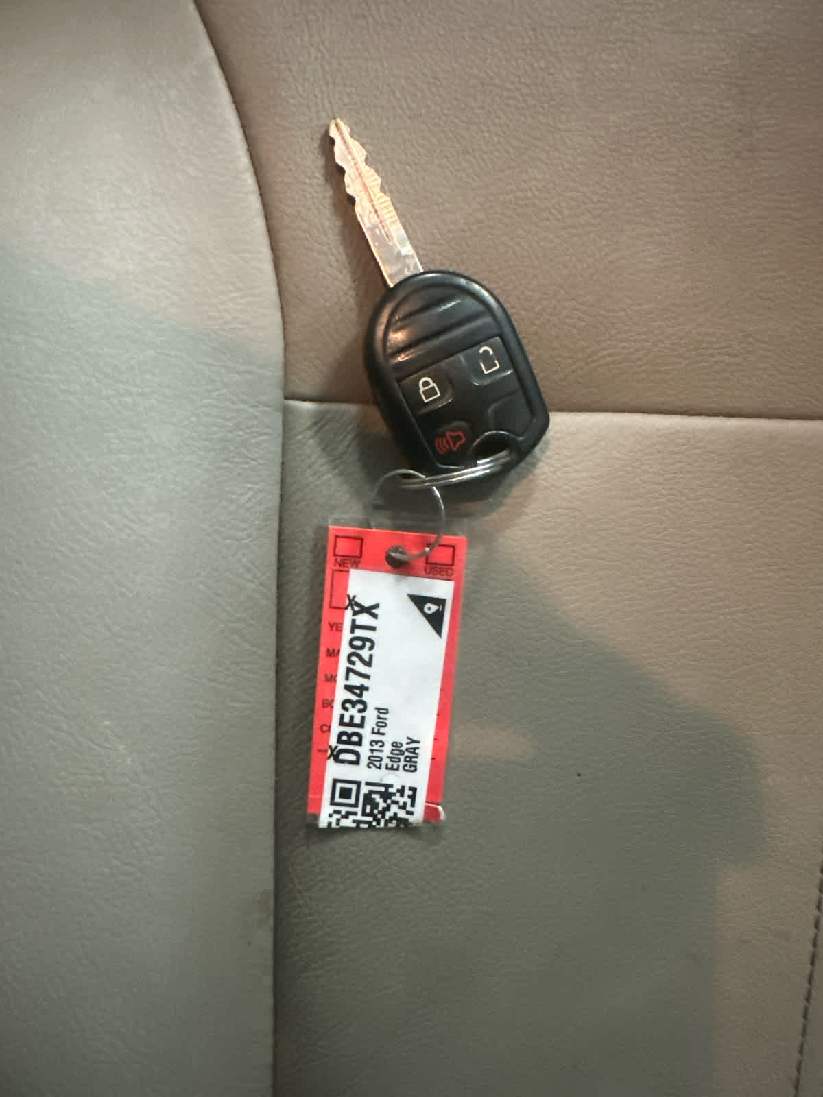 Thumbnail: 2013 Ford Edge - 15