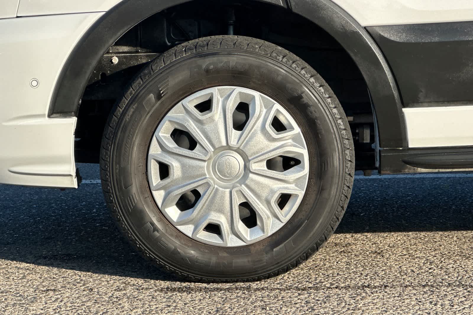 Thumbnail: 2022 Ford Econoline - 27