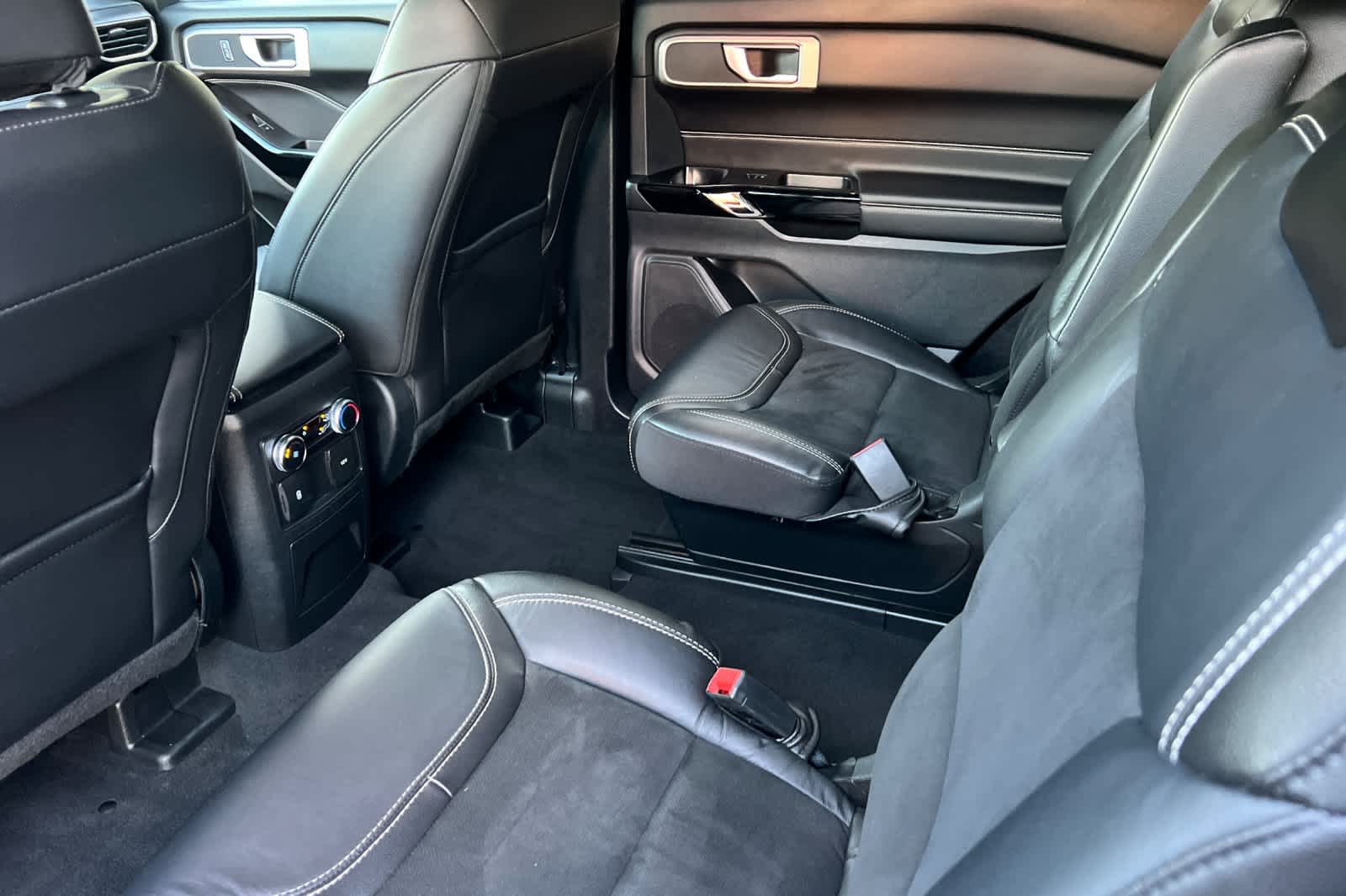 Thumbnail: 2022 Ford Explorer - 4