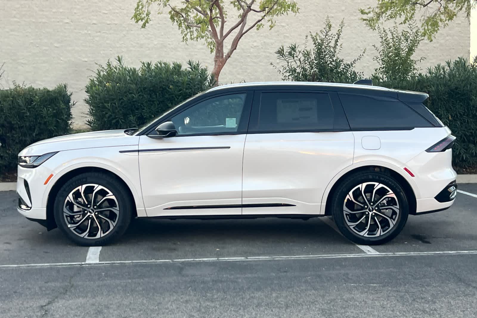 Thumbnail: 2026 Lincoln Nautilus - 5