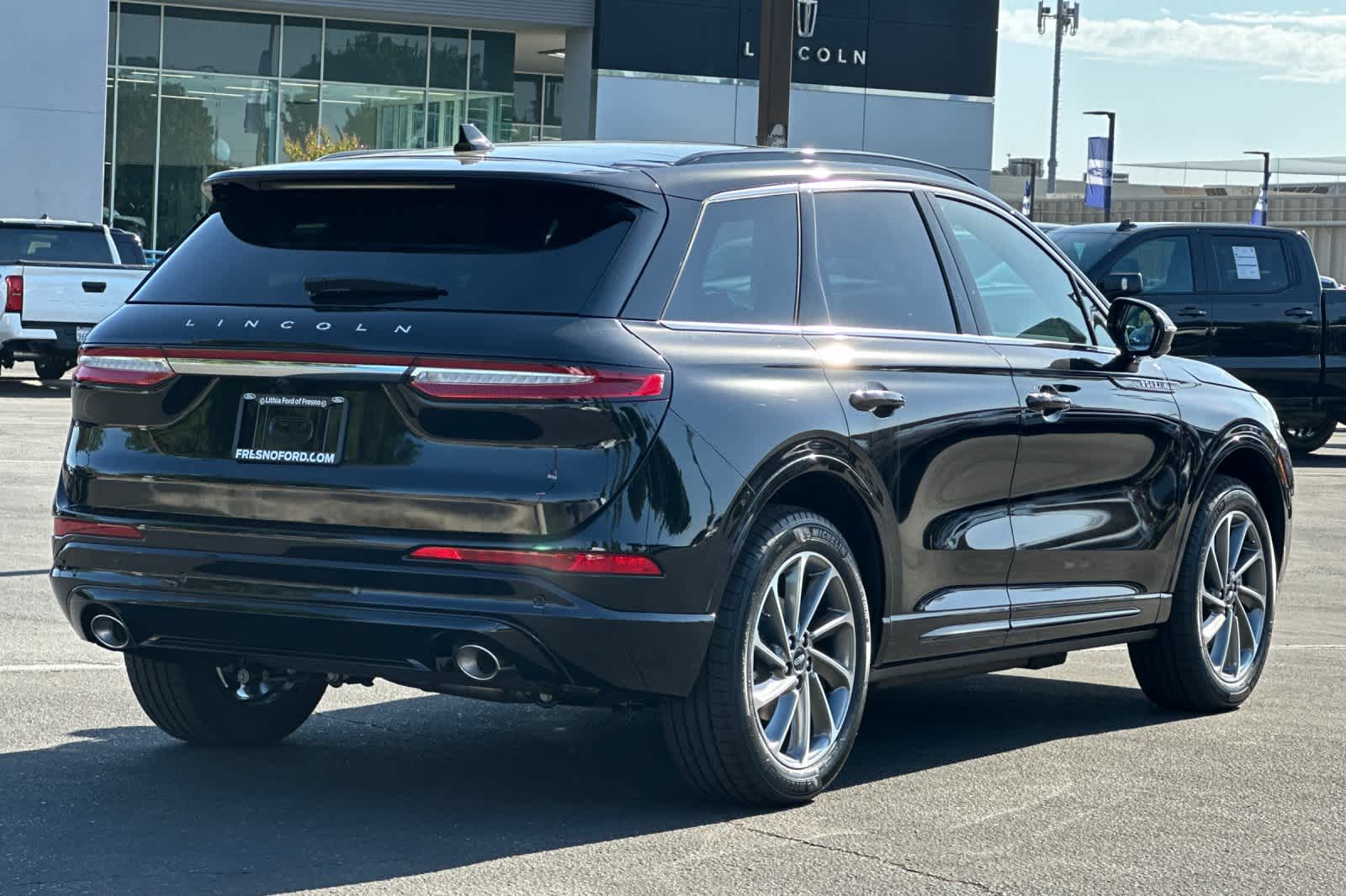 Thumbnail: 2025 Lincoln Corsair - 2